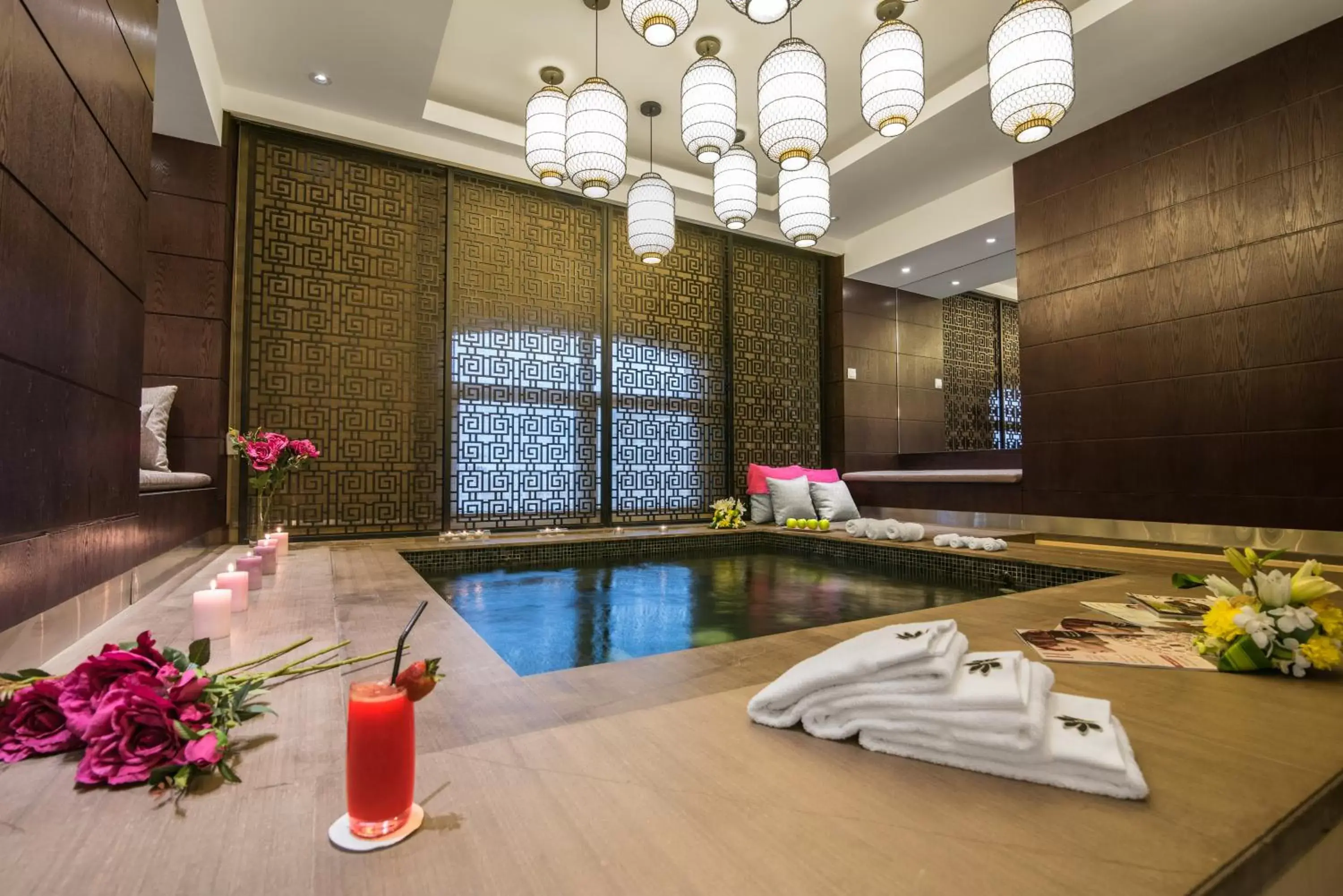 Hot Tub, Swimming Pool in Narcissus Riyadh Hotel & Spa