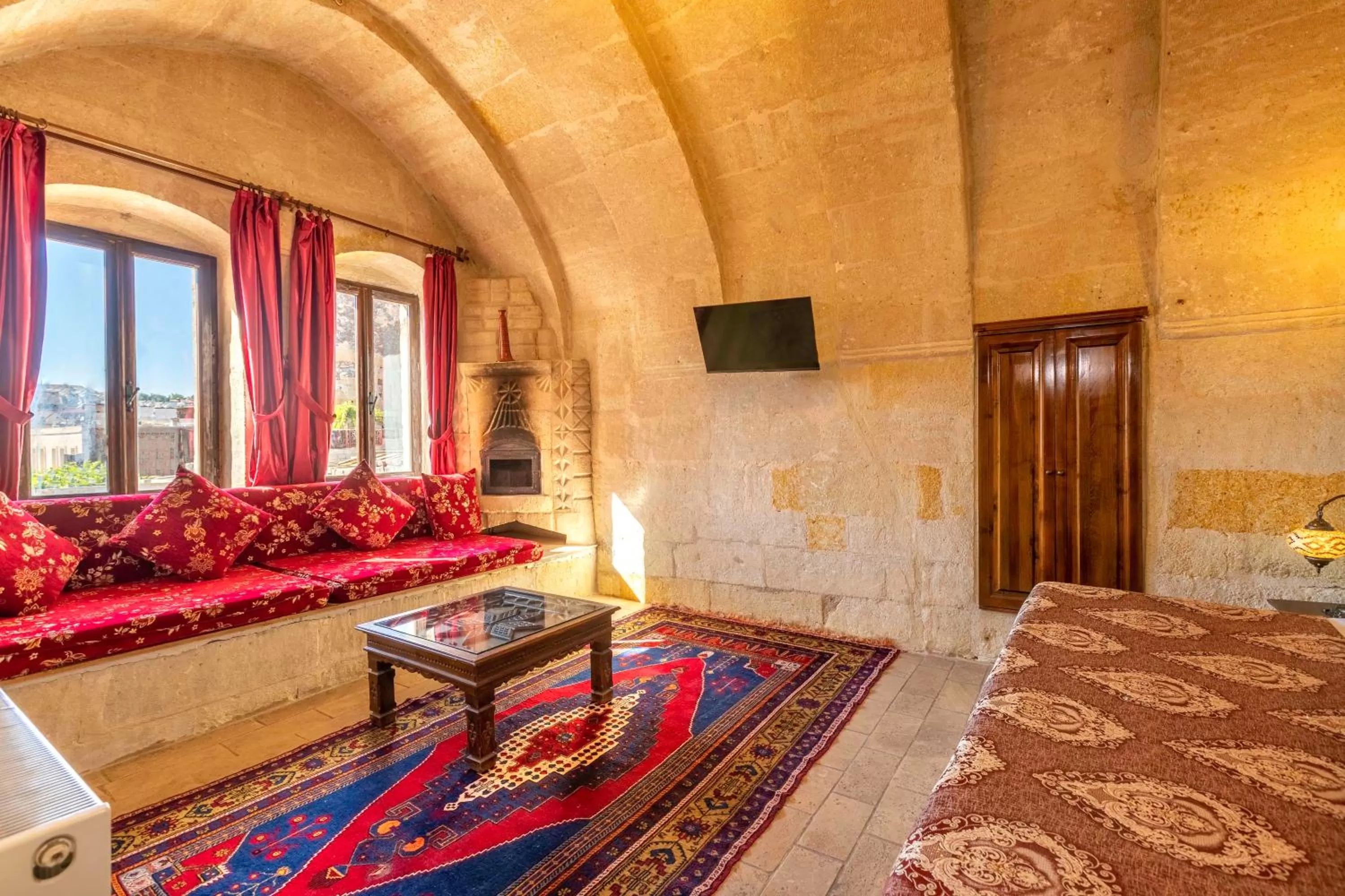 Bedroom, Bed in Adora Cave Suites -