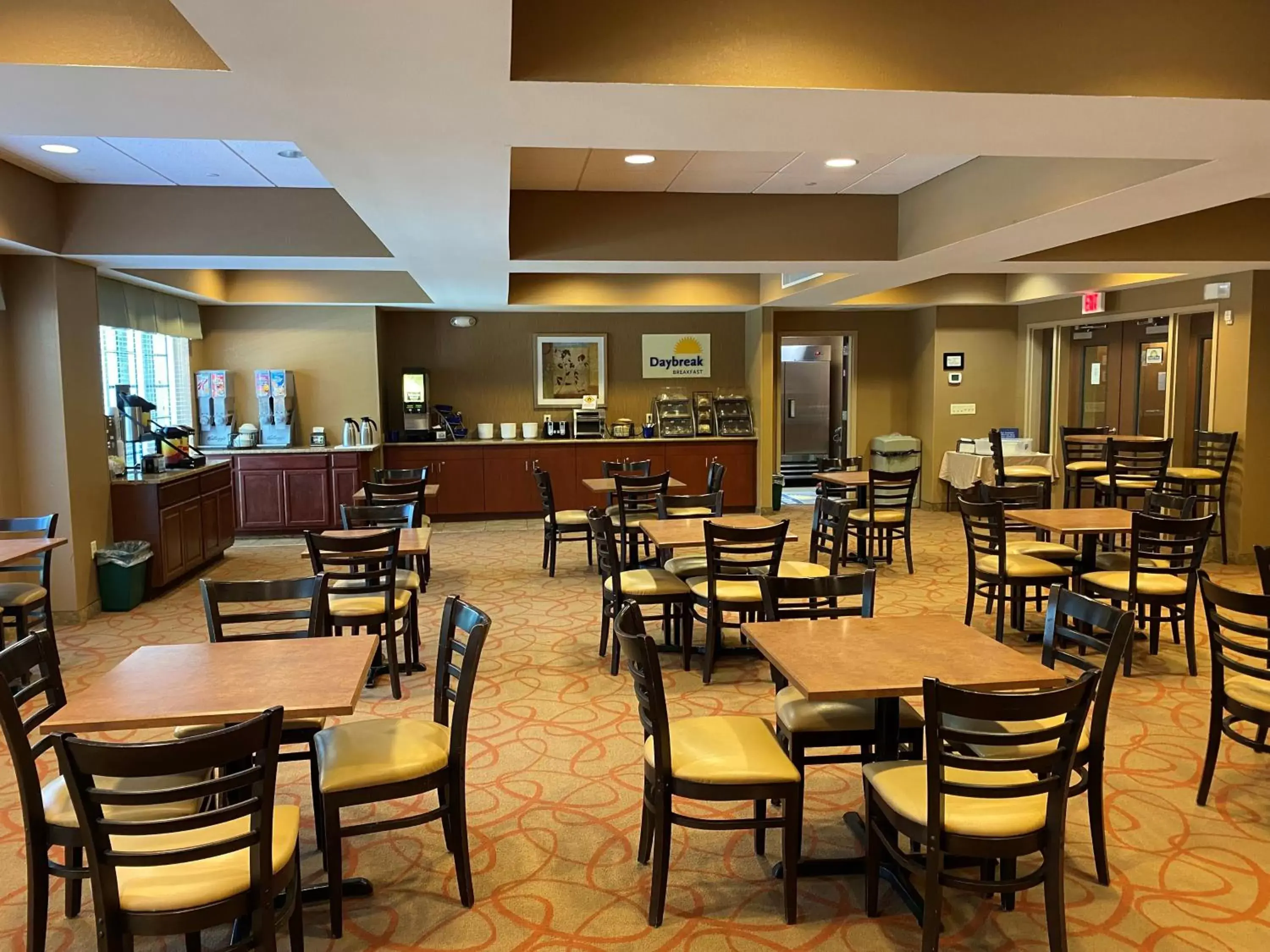 Breakfast, Restaurant/Places to Eat in Palm Coast Hotel & Suites-I-95