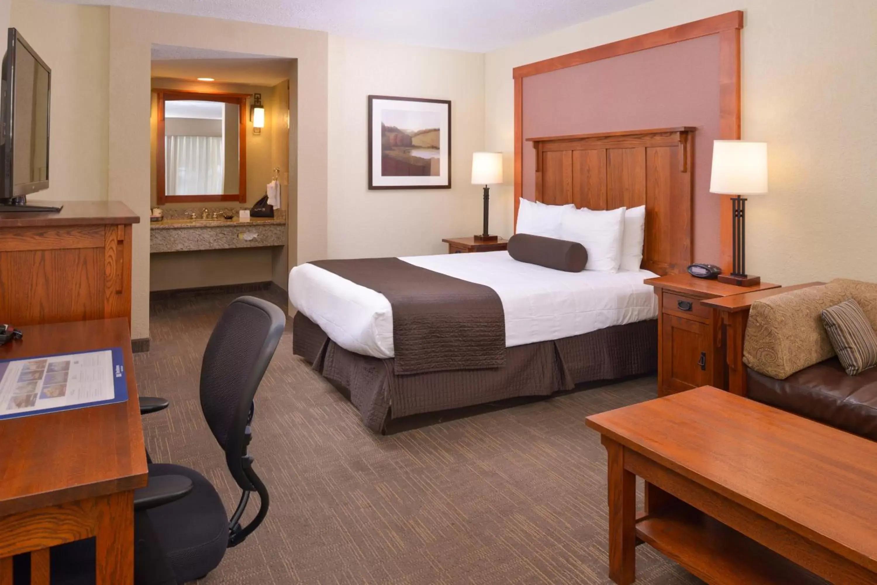 Photo of the whole room, Bed in Best Western Plus High Country Inn