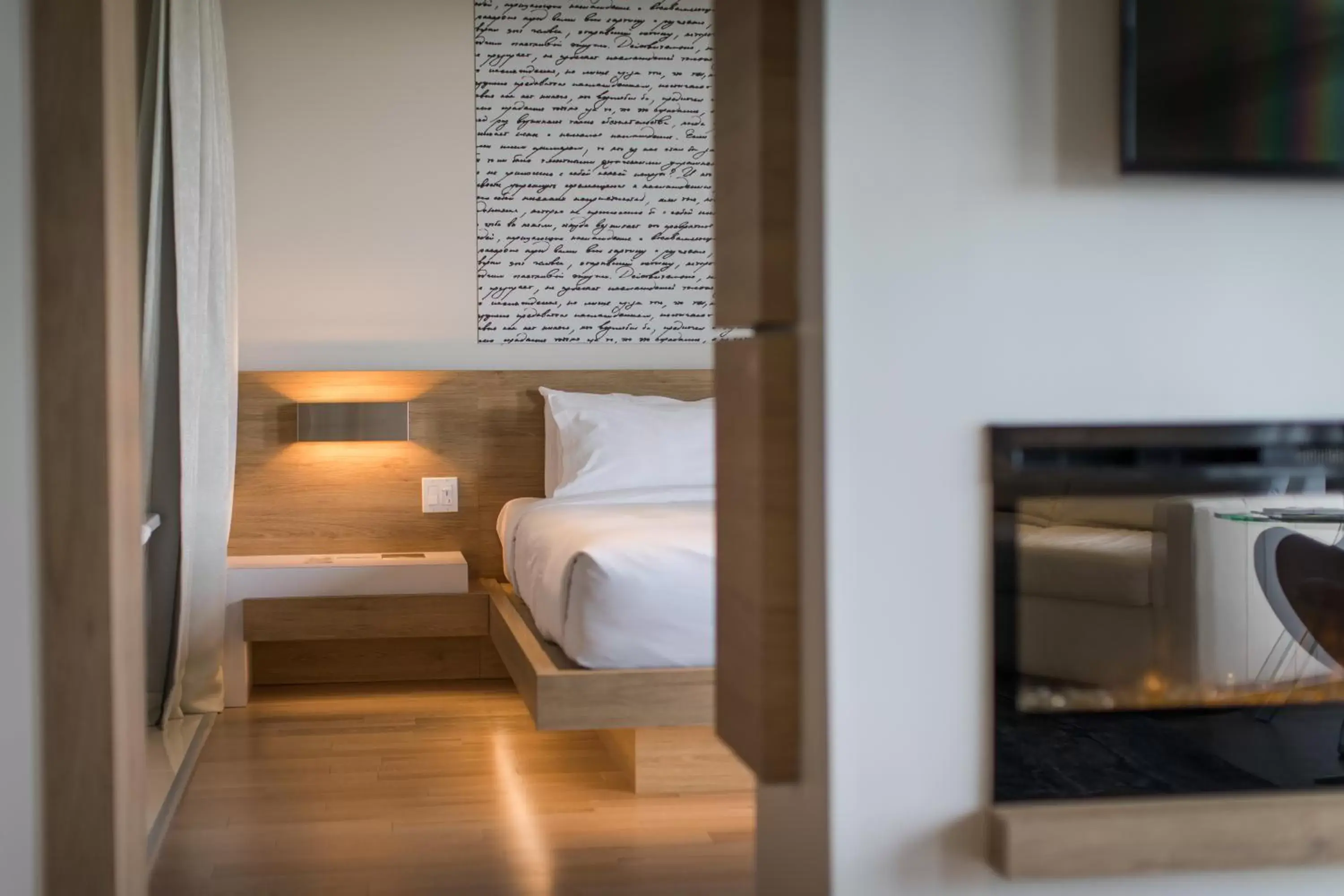 Bedroom, Bed in Hôtel du Domaine, centre de villégiature et de congrès