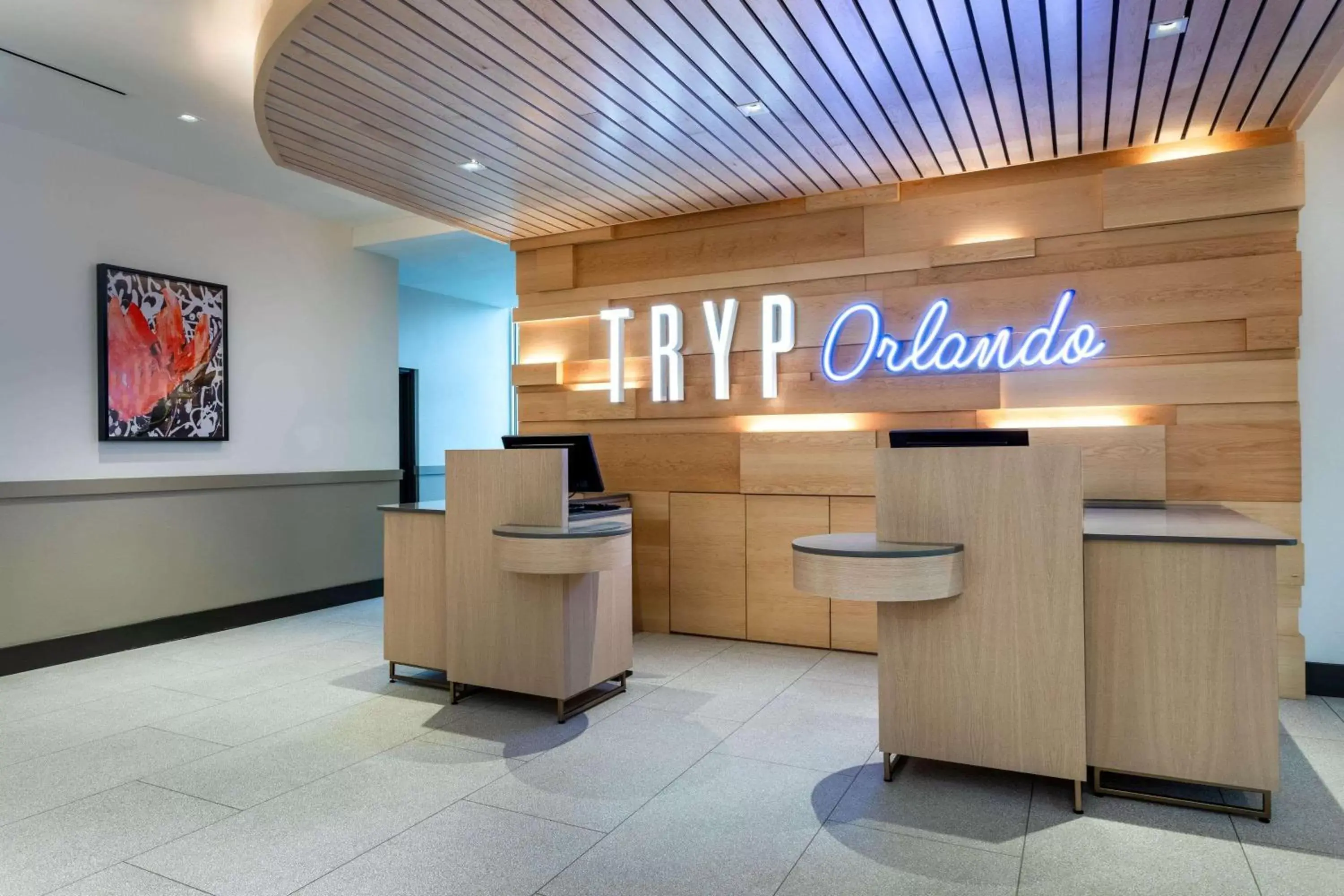 Lobby or reception in TRYP by Wyndham Orlando