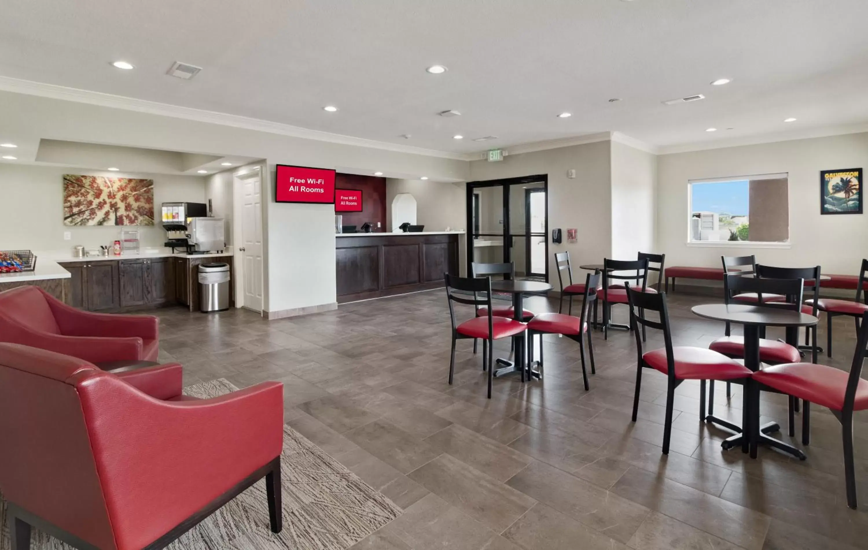 Lobby or reception in Red Roof Inn PLUS + Galveston - Beachfront