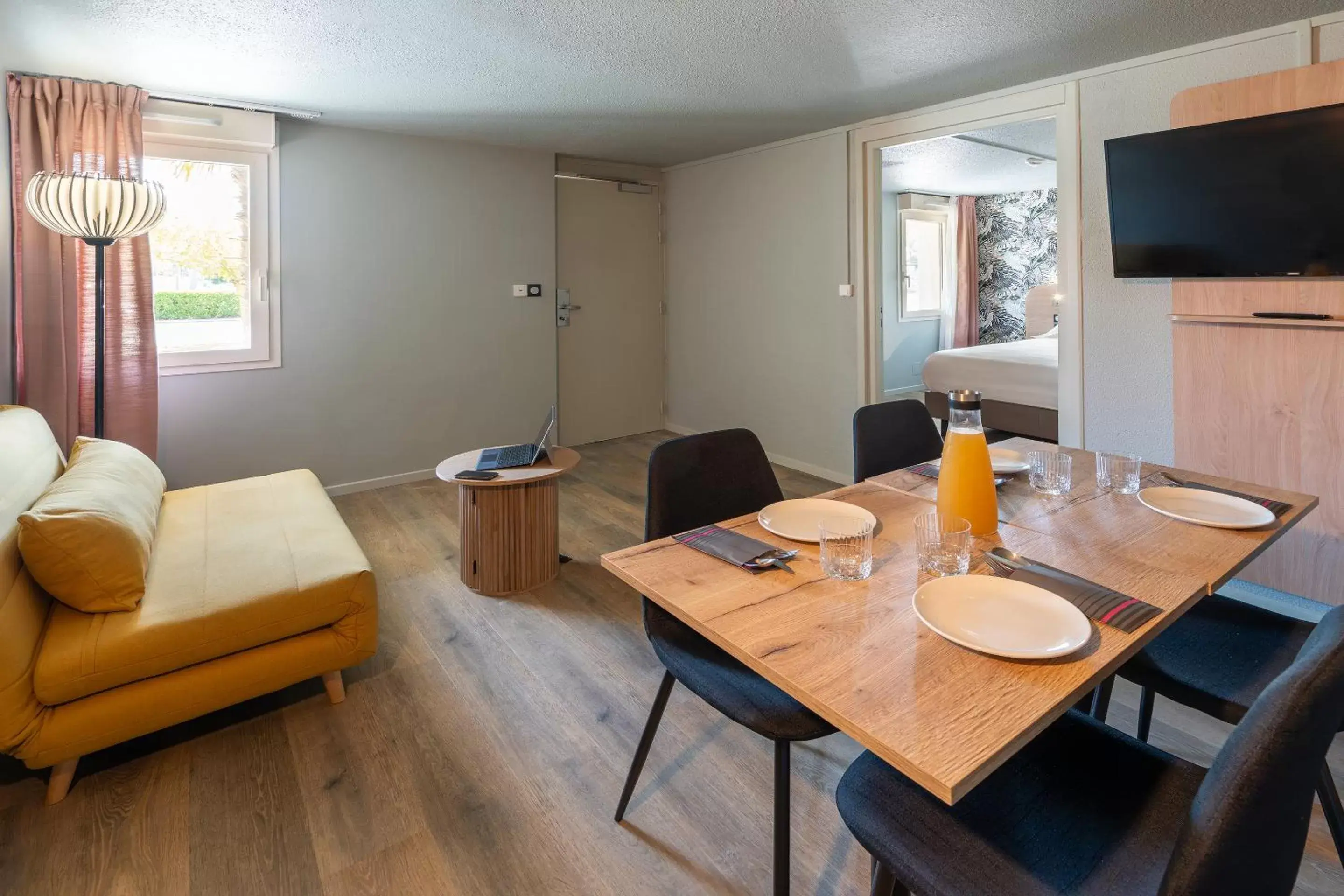 Dining Area in Sure Hotel by Best Western Rochefort-sur-Mer