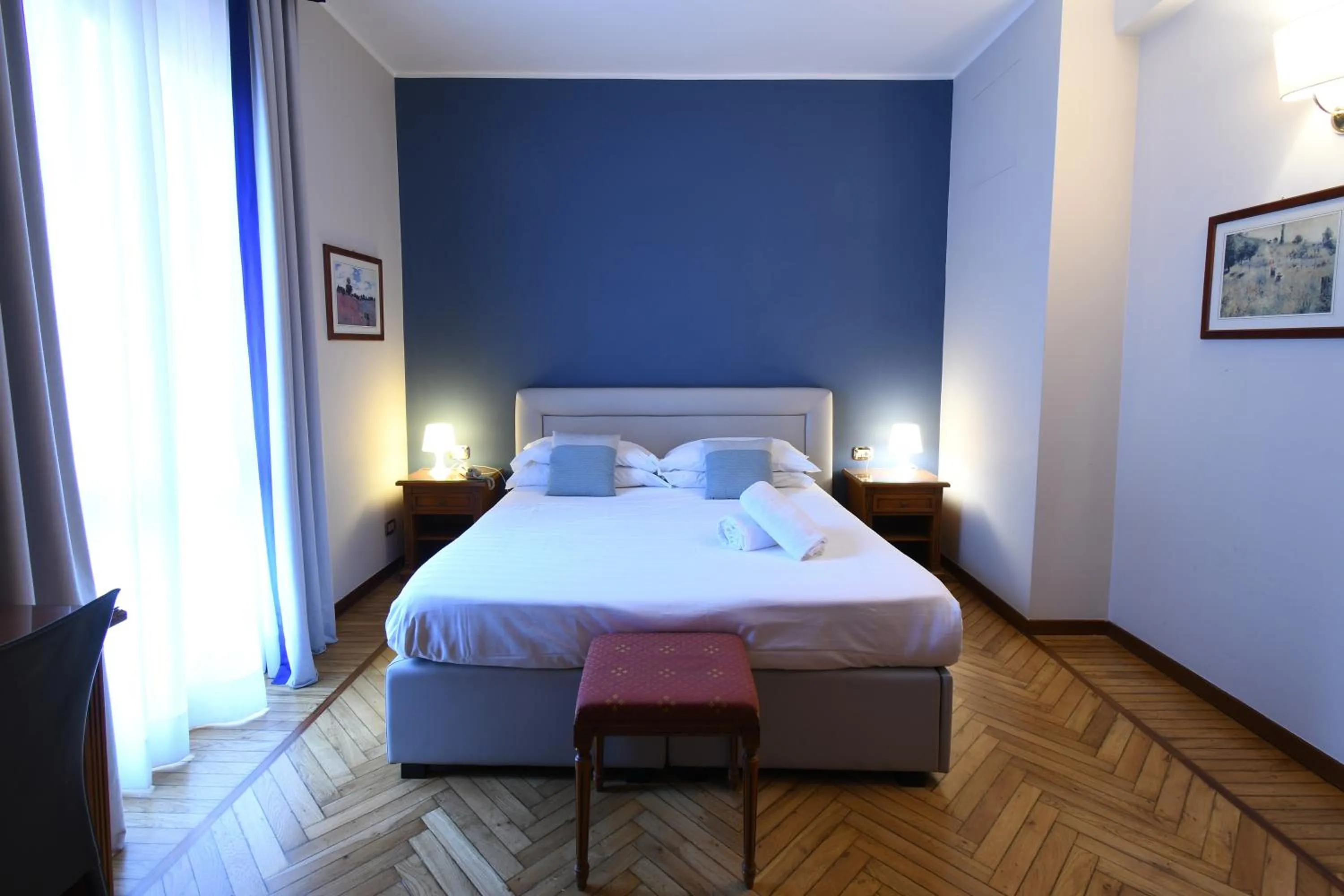 Bedroom, Bed in Hotel Cavour