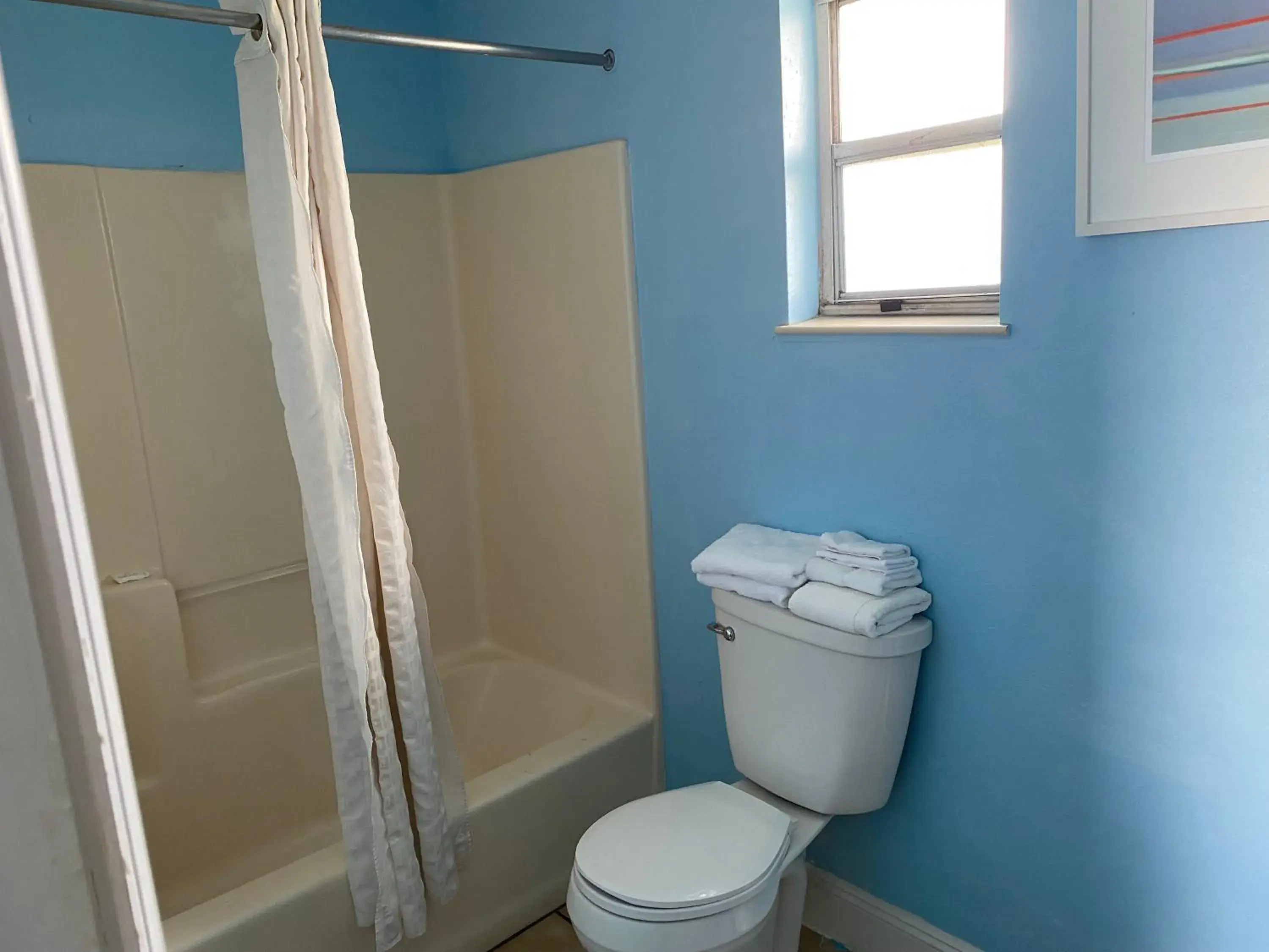 Bathroom in Budget Inn of Sebring