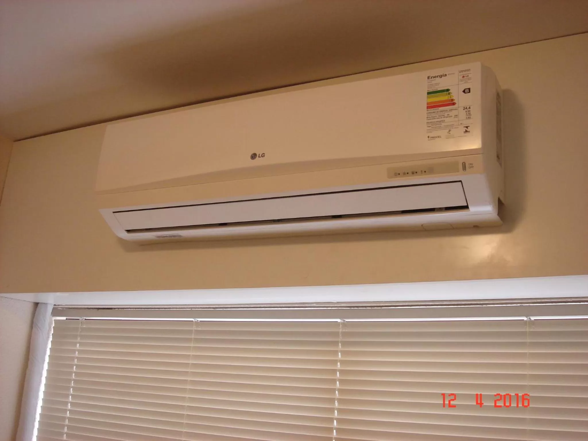 Other, TV/Entertainment Center in Wall Street Flat Service