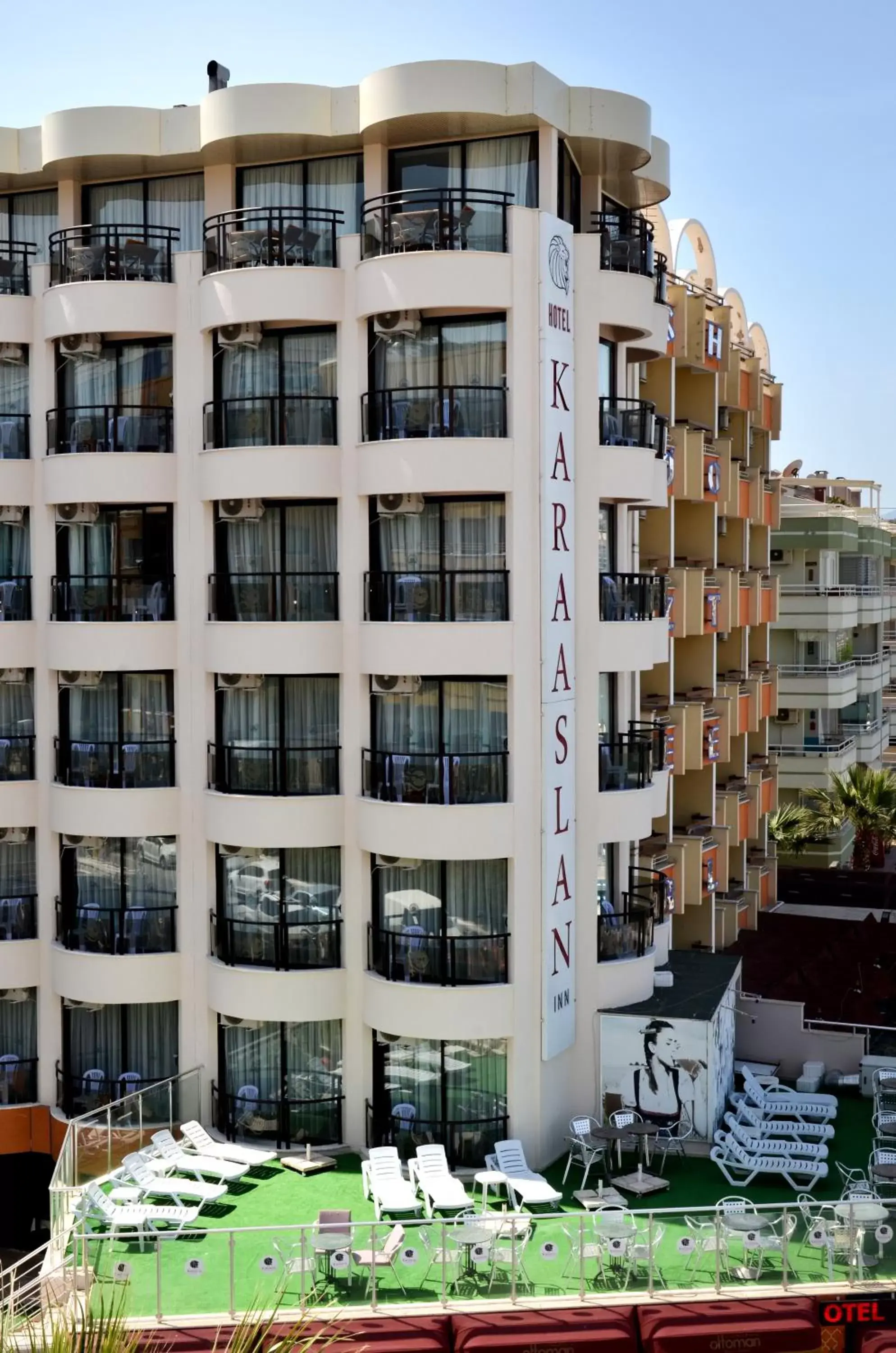 Facade/entrance, Property Building in Hotel By Karaaslan Inn