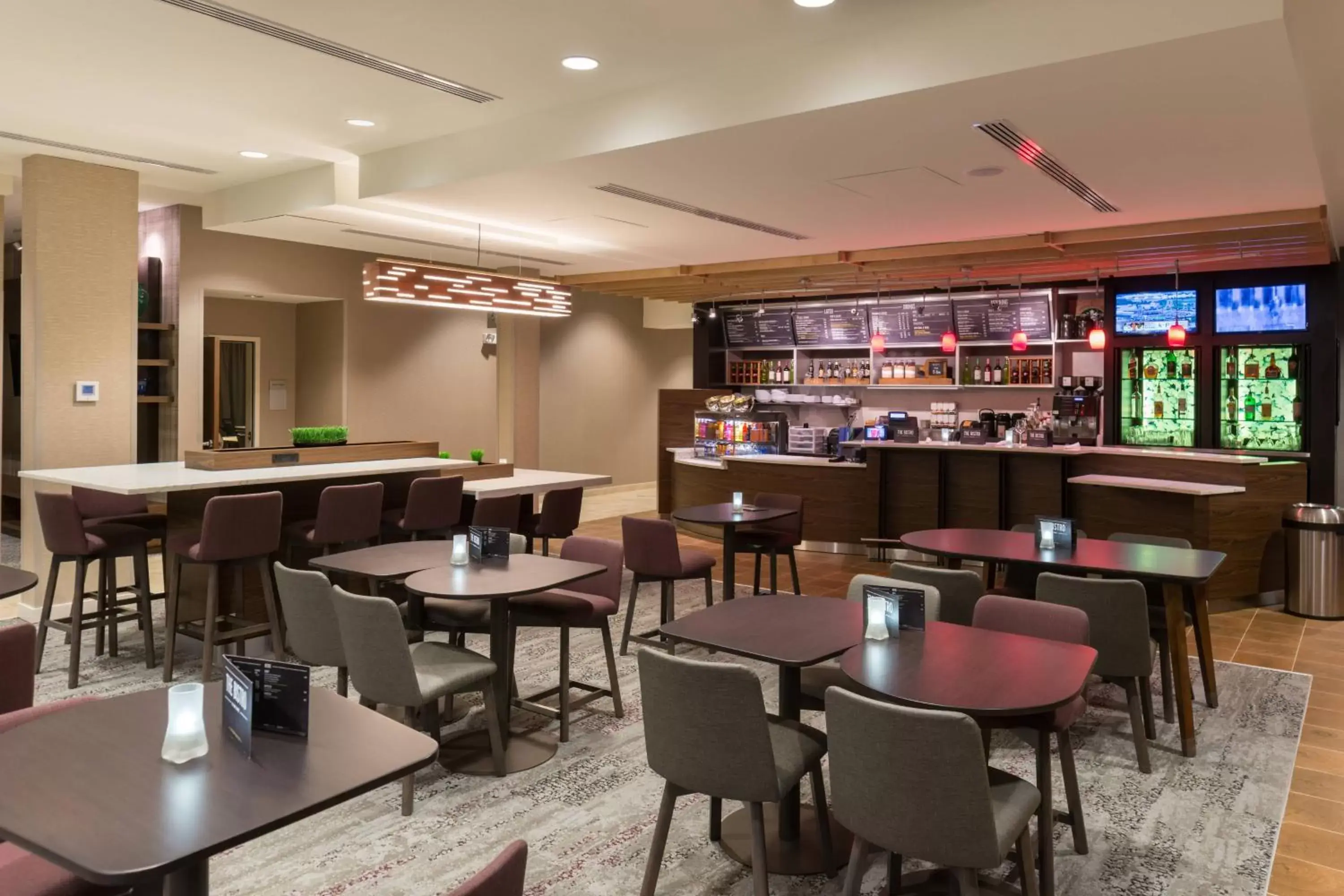 Restaurant/places to eat, Lounge/Bar in Courtyard by Marriott Elmira Horseheads