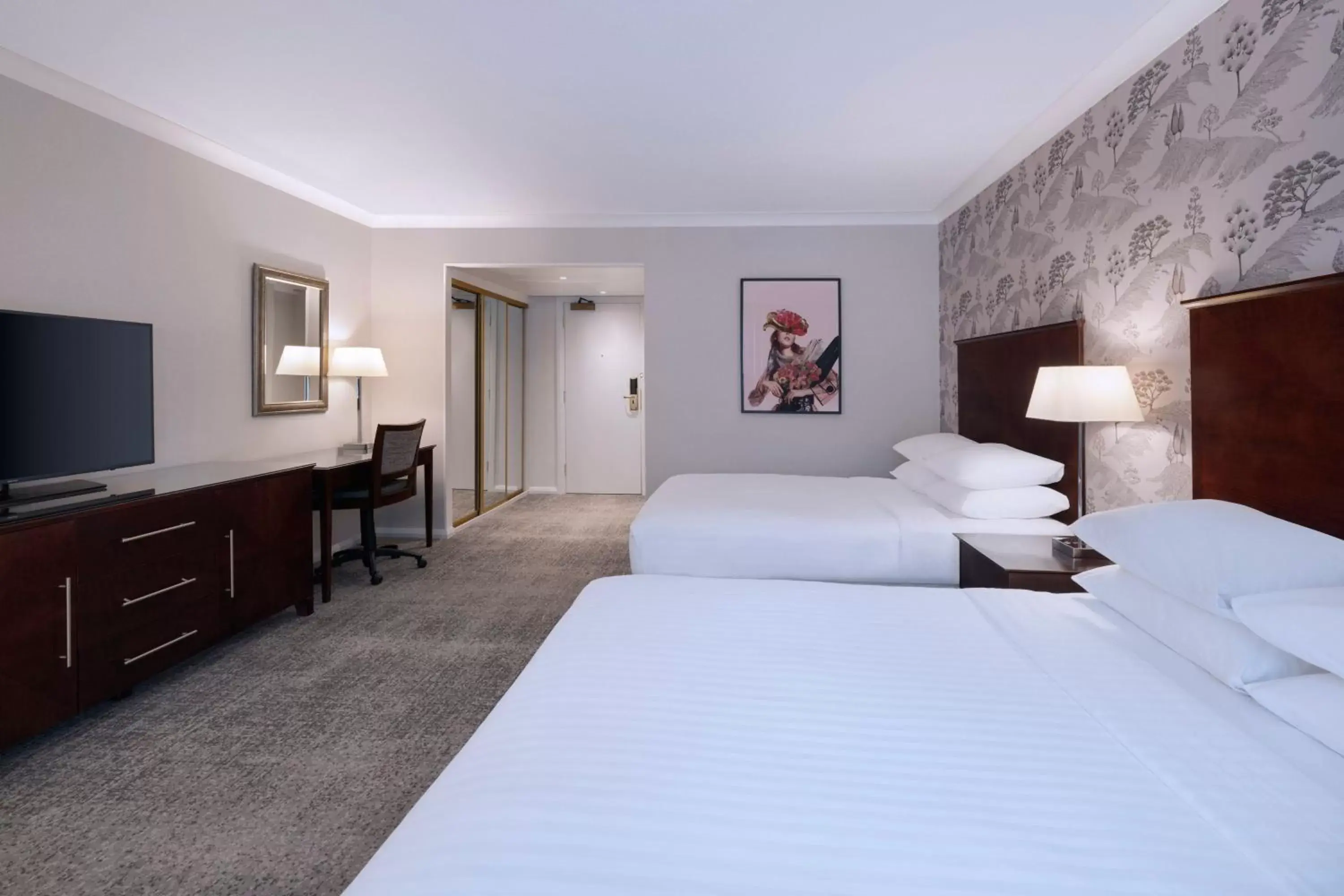 Photo of the whole room, Bed in Delta Hotels by Marriott York