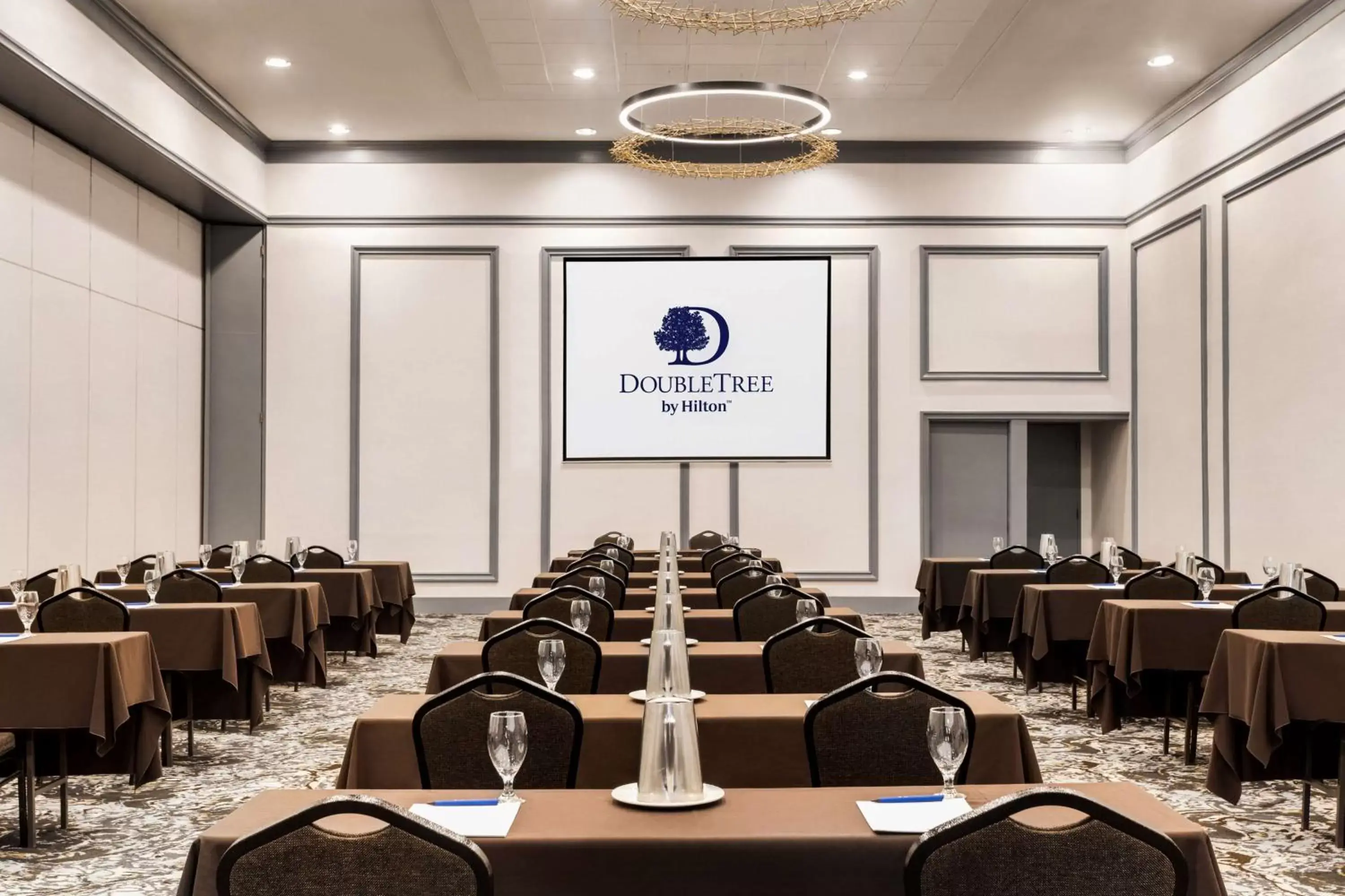 Meeting/conference room in Doubletree By Hilton Pointe Claire Montreal Airport West