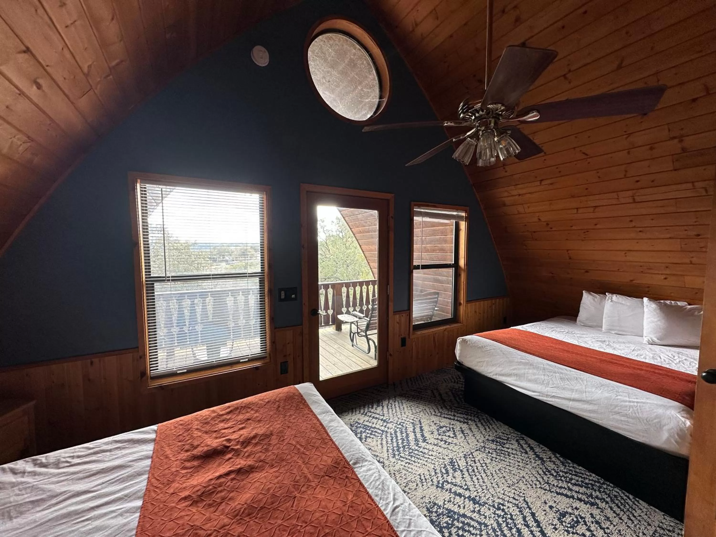 Bed in Canyon Lakeview Resort