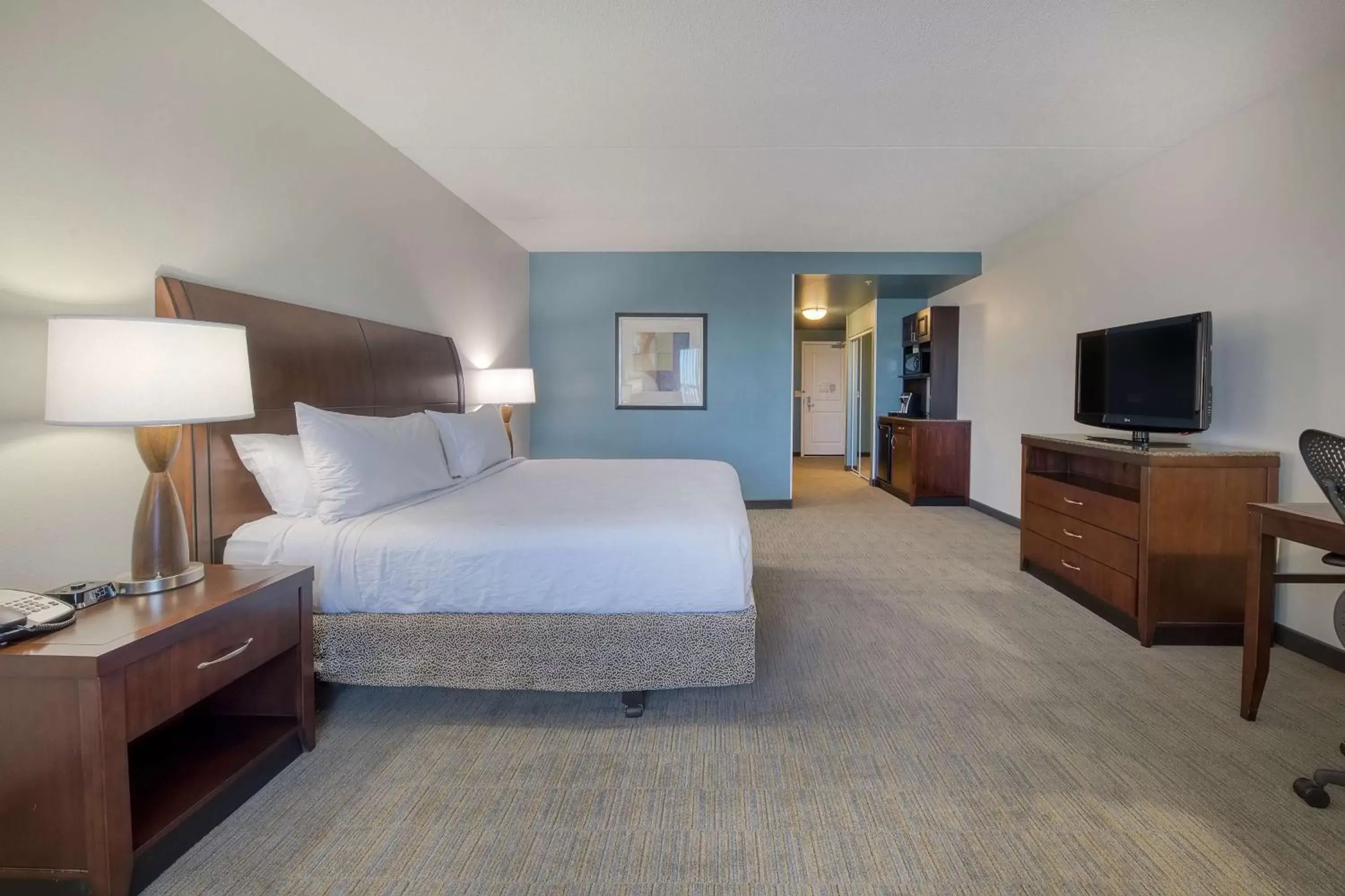 Bedroom, Bed in Hilton Garden Inn Durham Southpoint