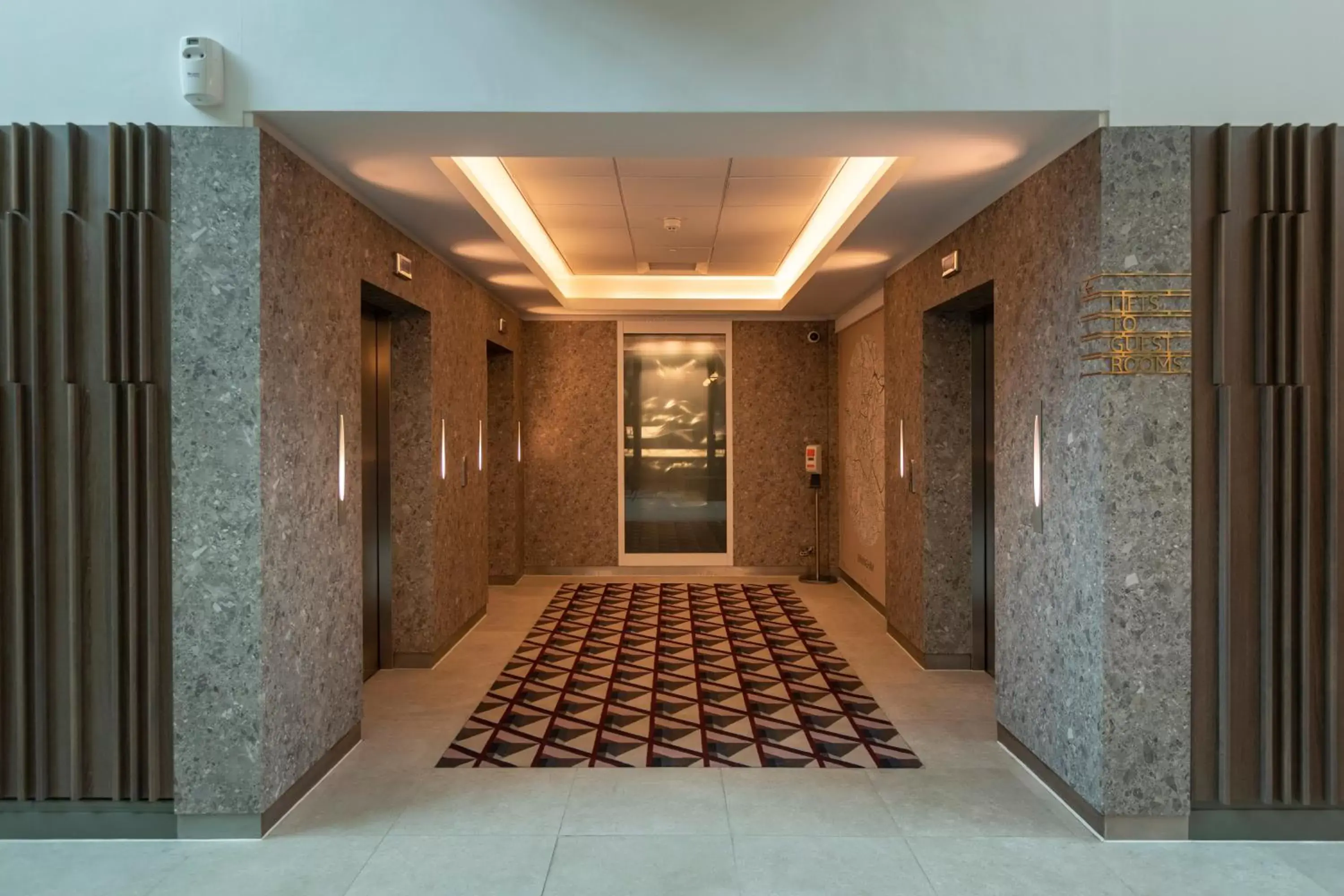 Lobby or reception in Crowne Plaza Birmingham NEC, an IHG Hotel