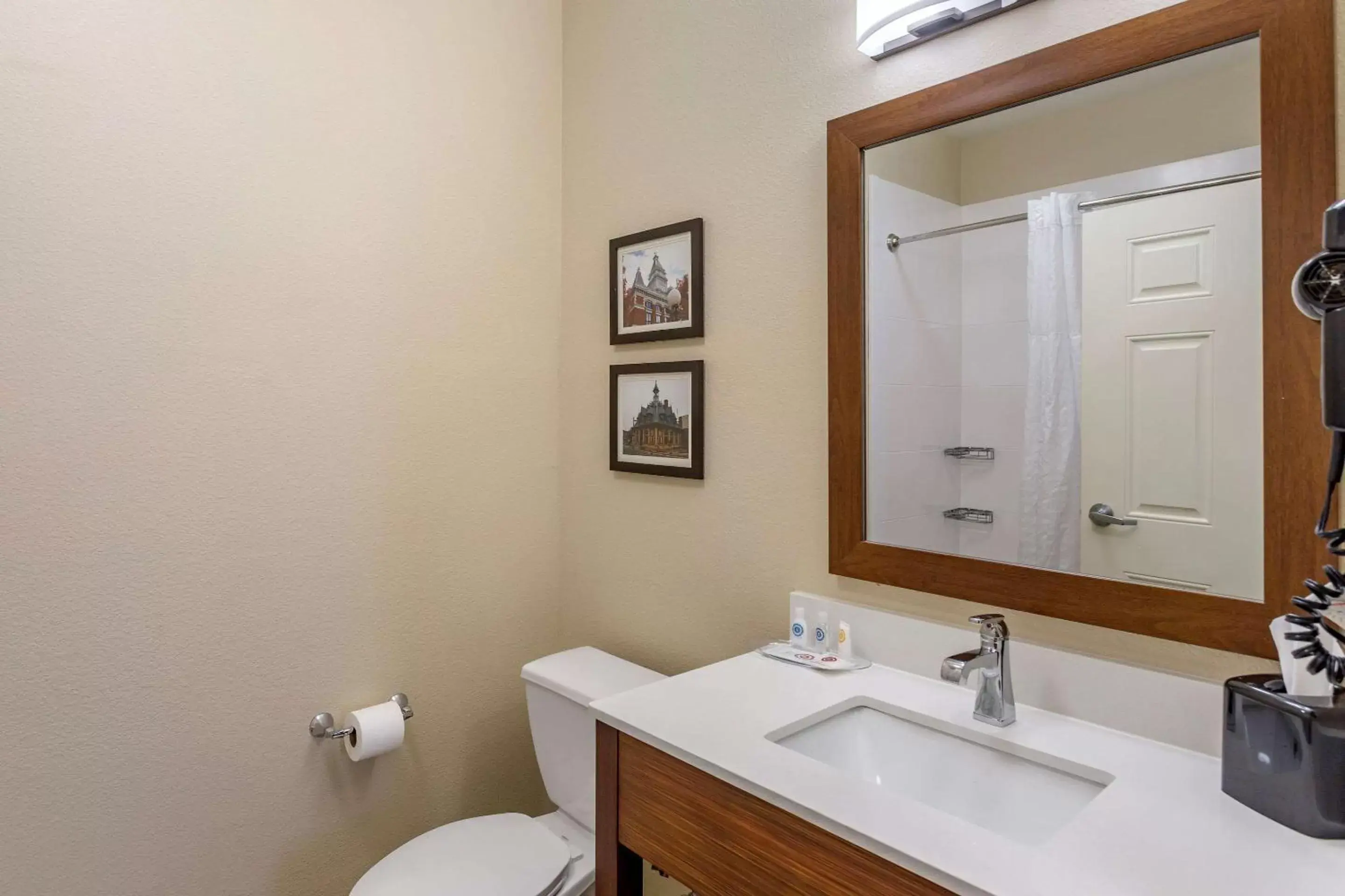 Photo of the whole room, Bathroom in Comfort Suites