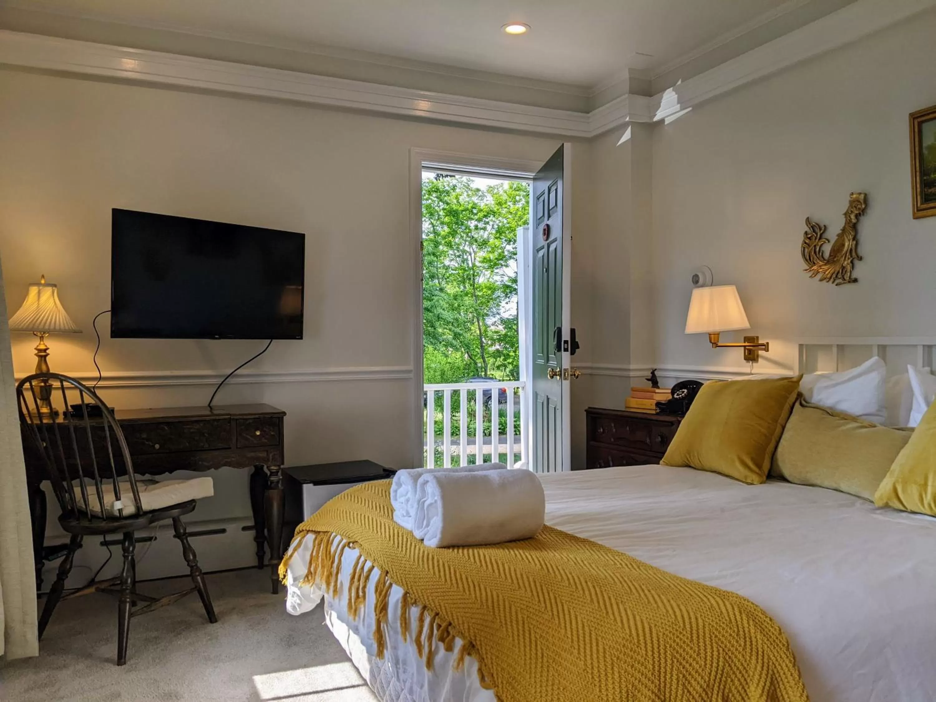 Bed in Stanton House Inn