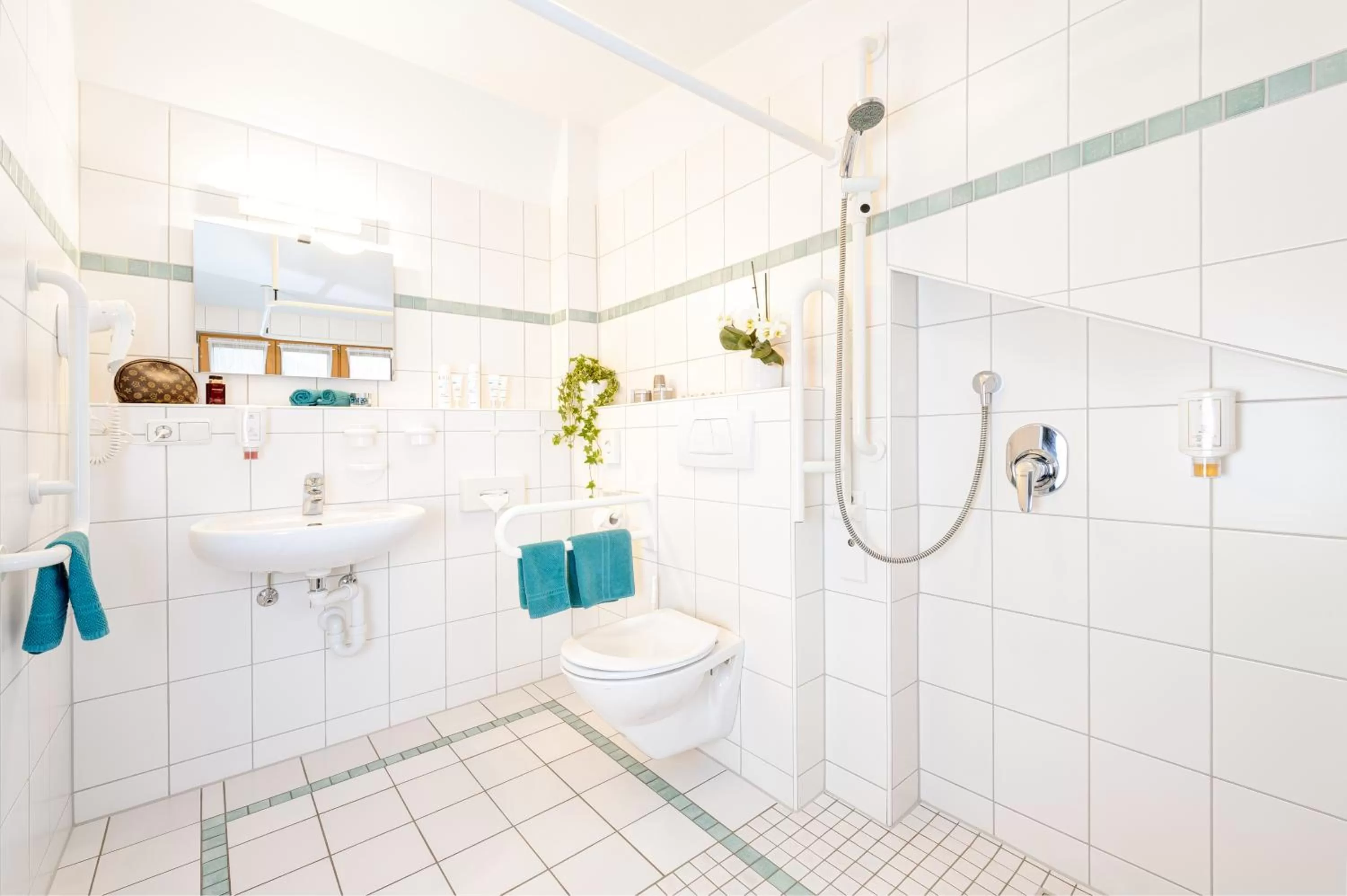 Bathroom in Familien- und Wellnesshotel "Viktoria"