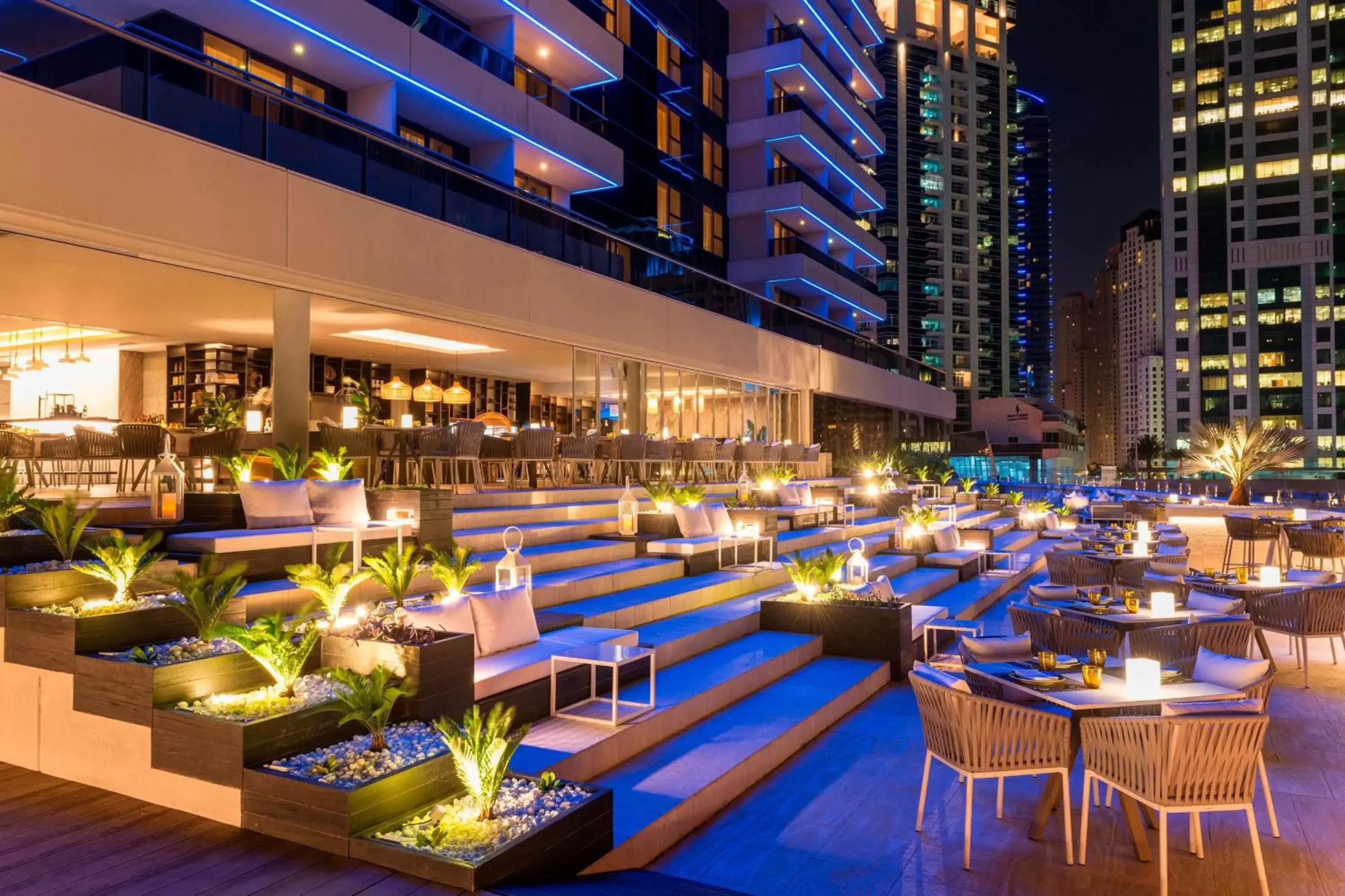 Lounge or bar in Grosvenor House, a Luxury Collection Hotel, Dubai