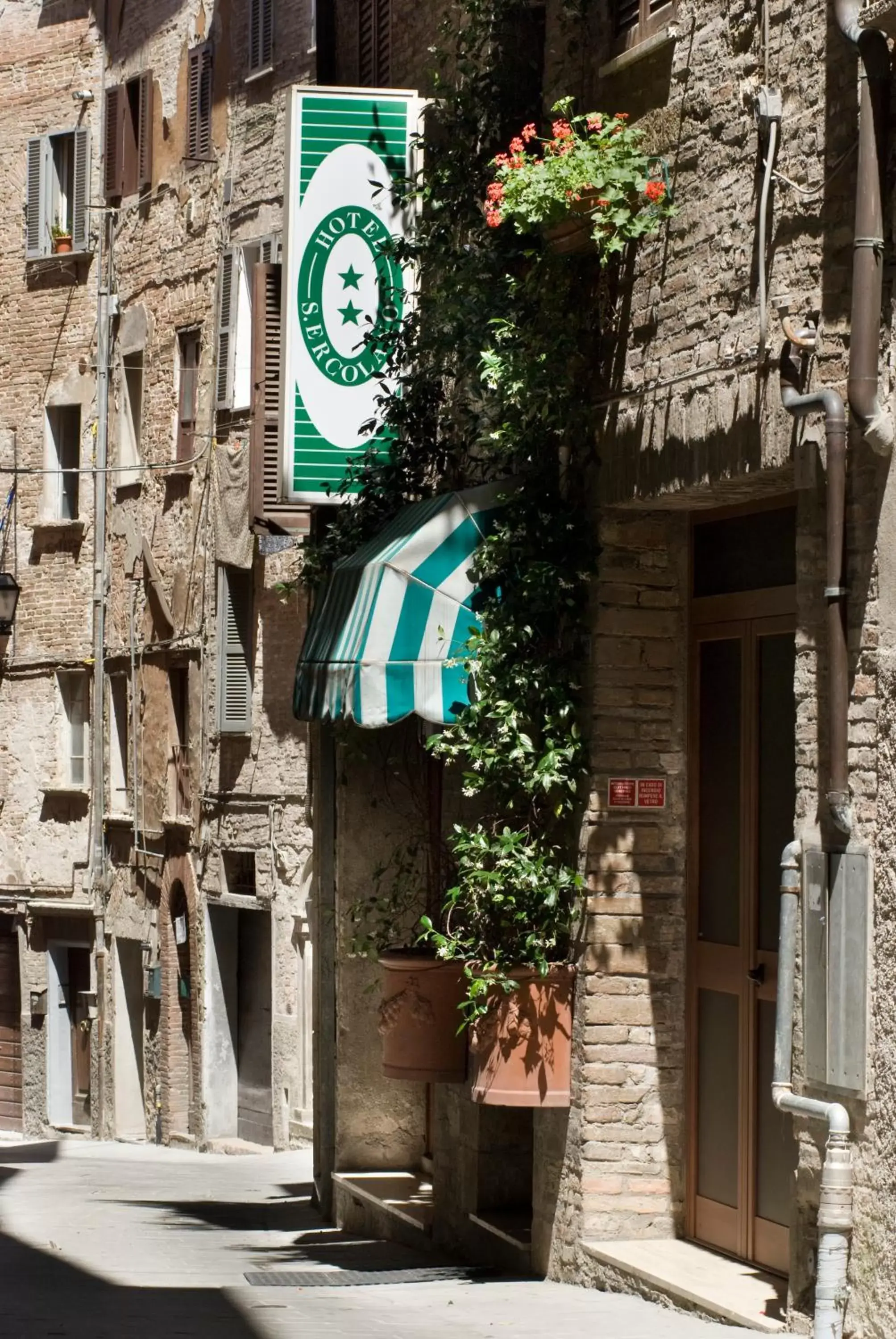 Facade/entrance in Hotel S. Ercolano