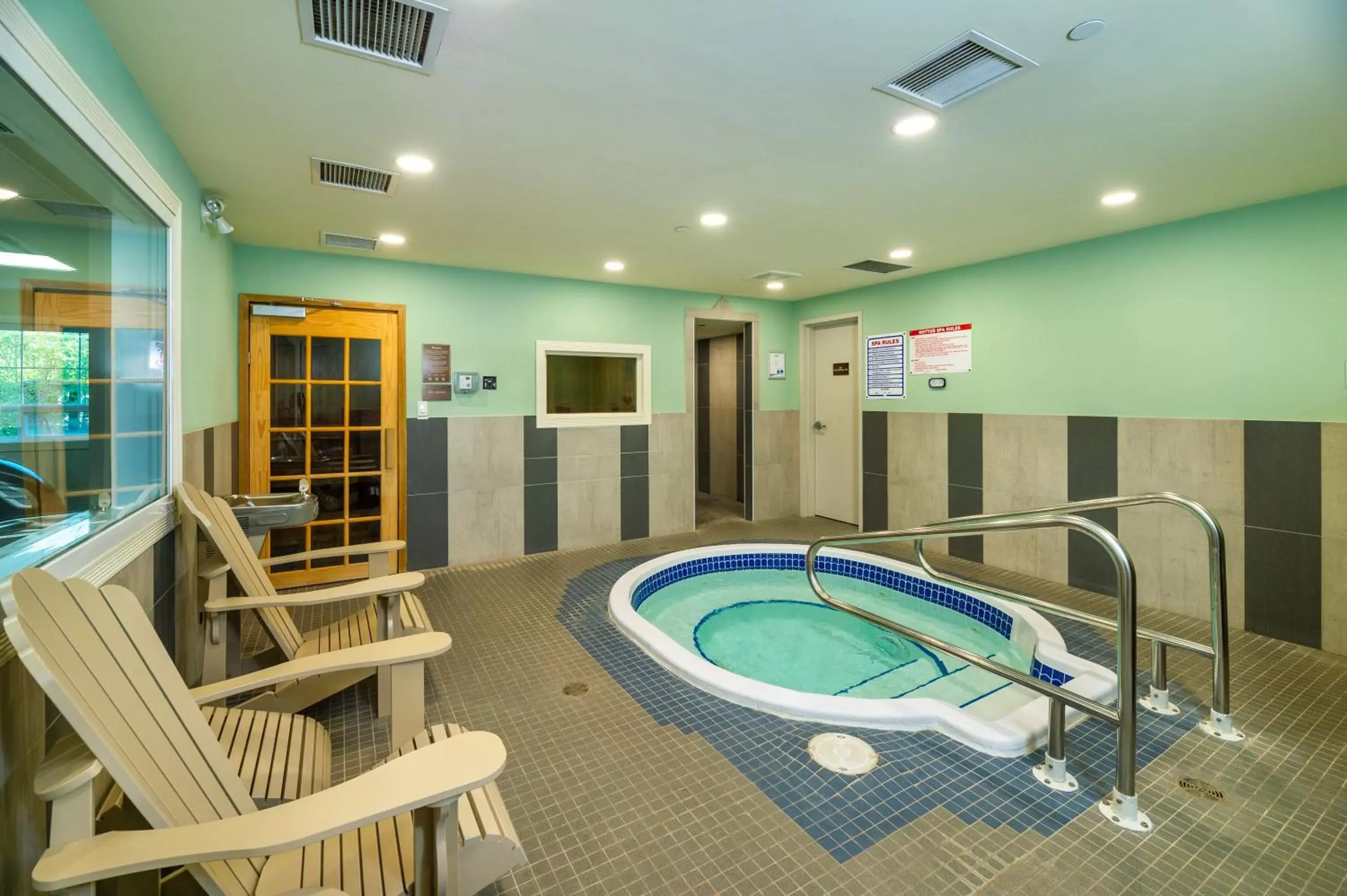 Swimming Pool in Comfort Inn & Suites Terrace