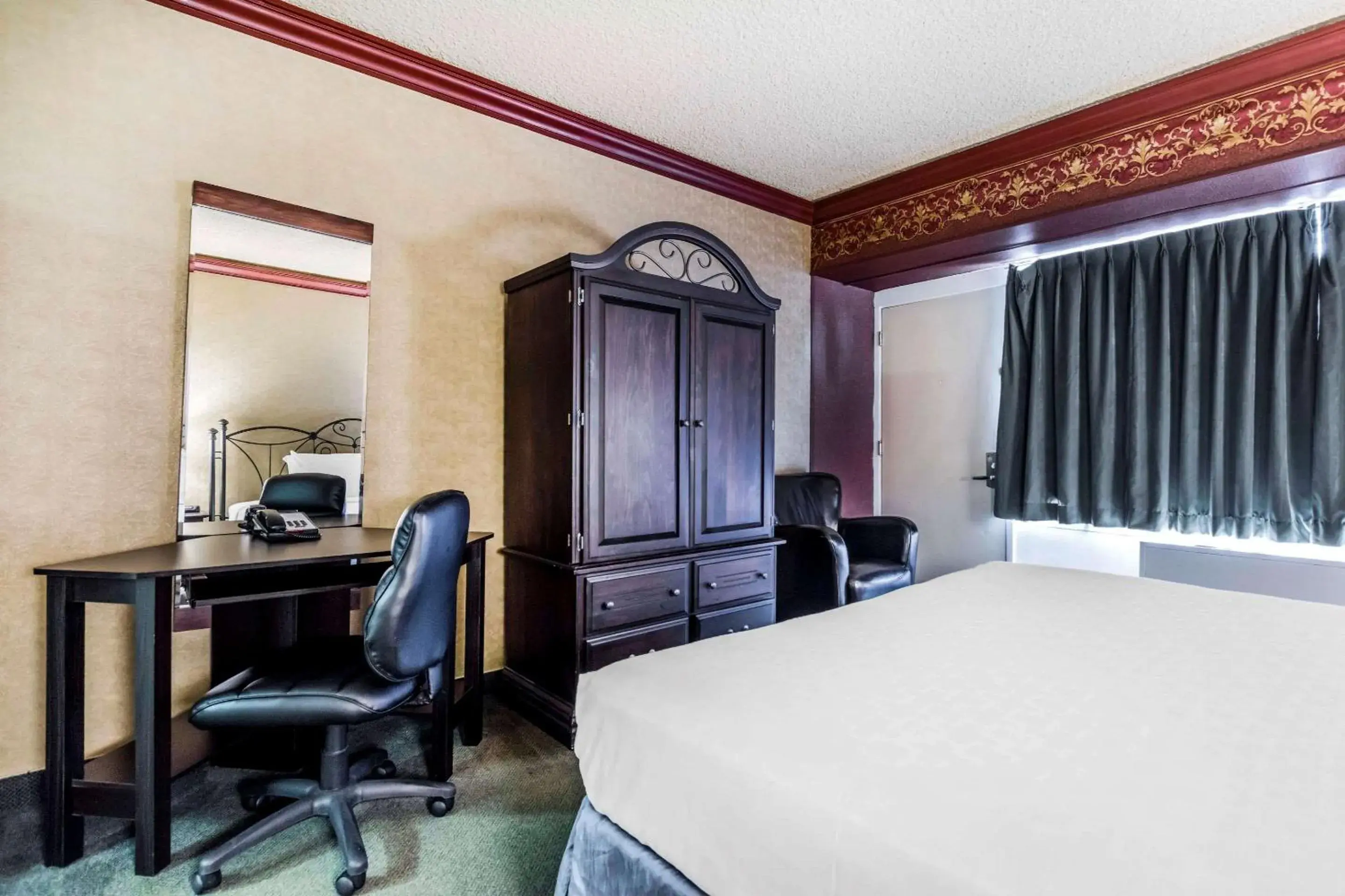 Photo of the whole room in Travelodge by Wyndham Trois-Rivieres