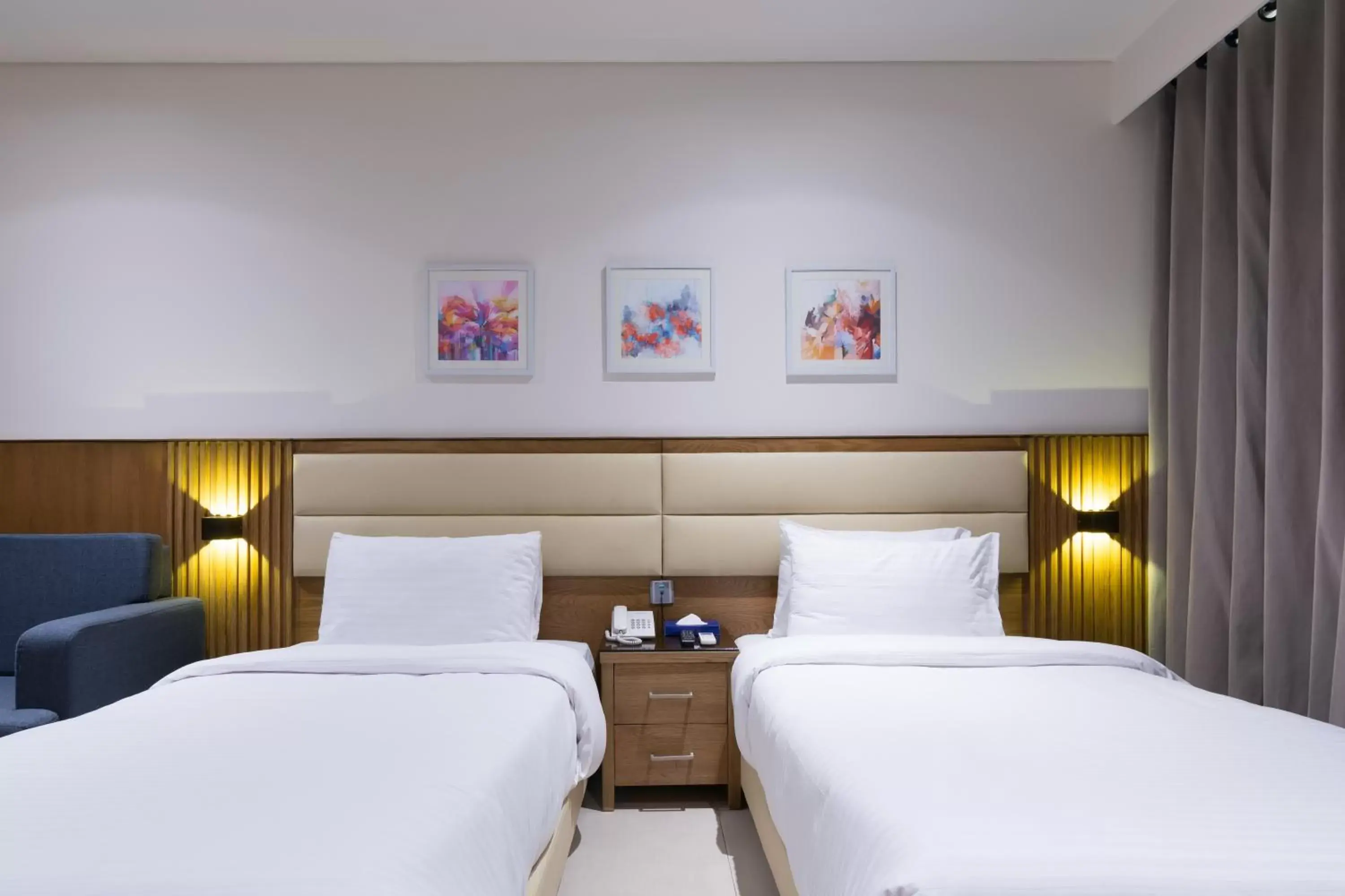Bed in Hotel Excelsior Karachi