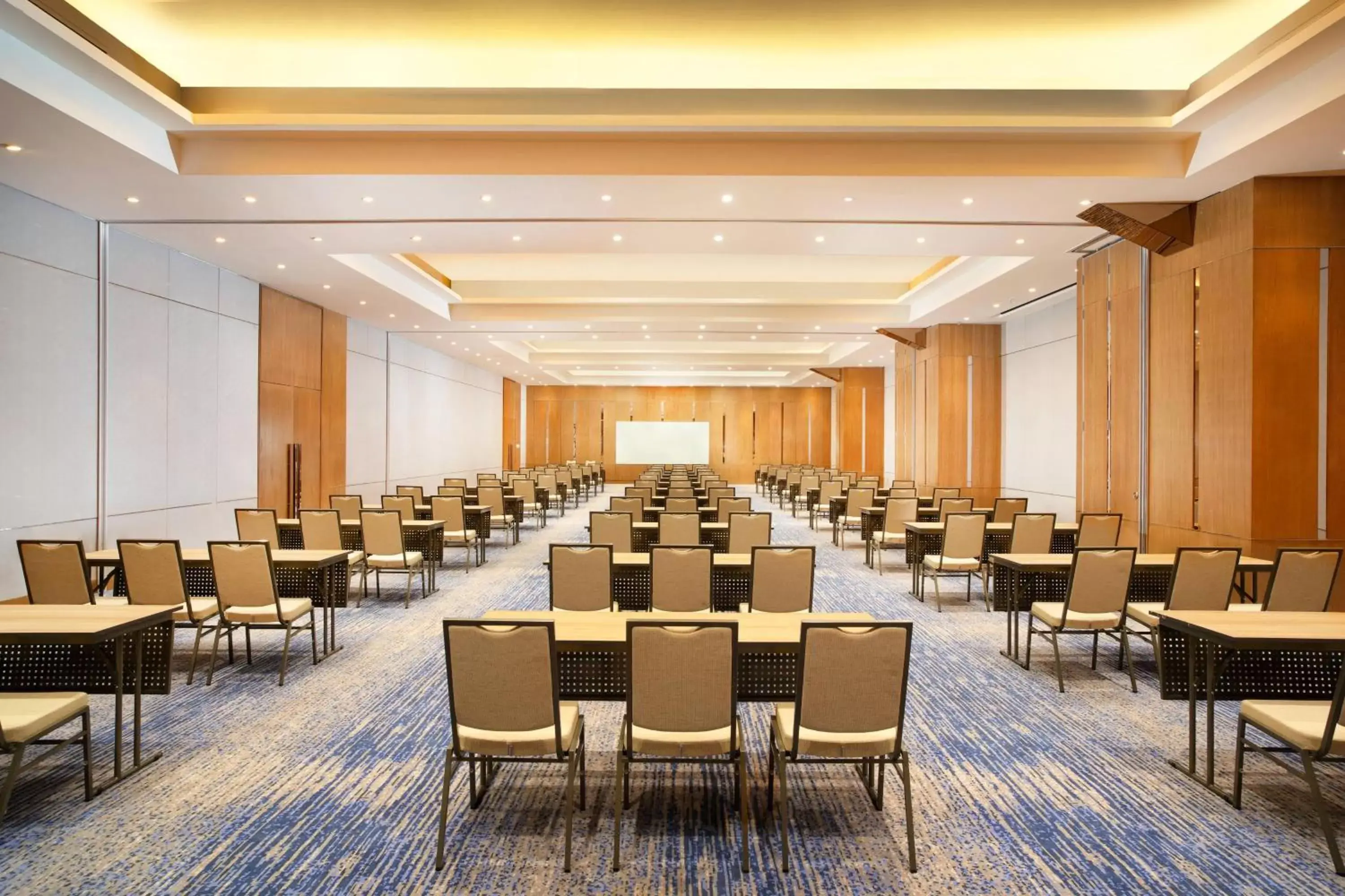 Meeting/conference room in Four Points by Sheraton Surabaya, Tunjungan Plaza