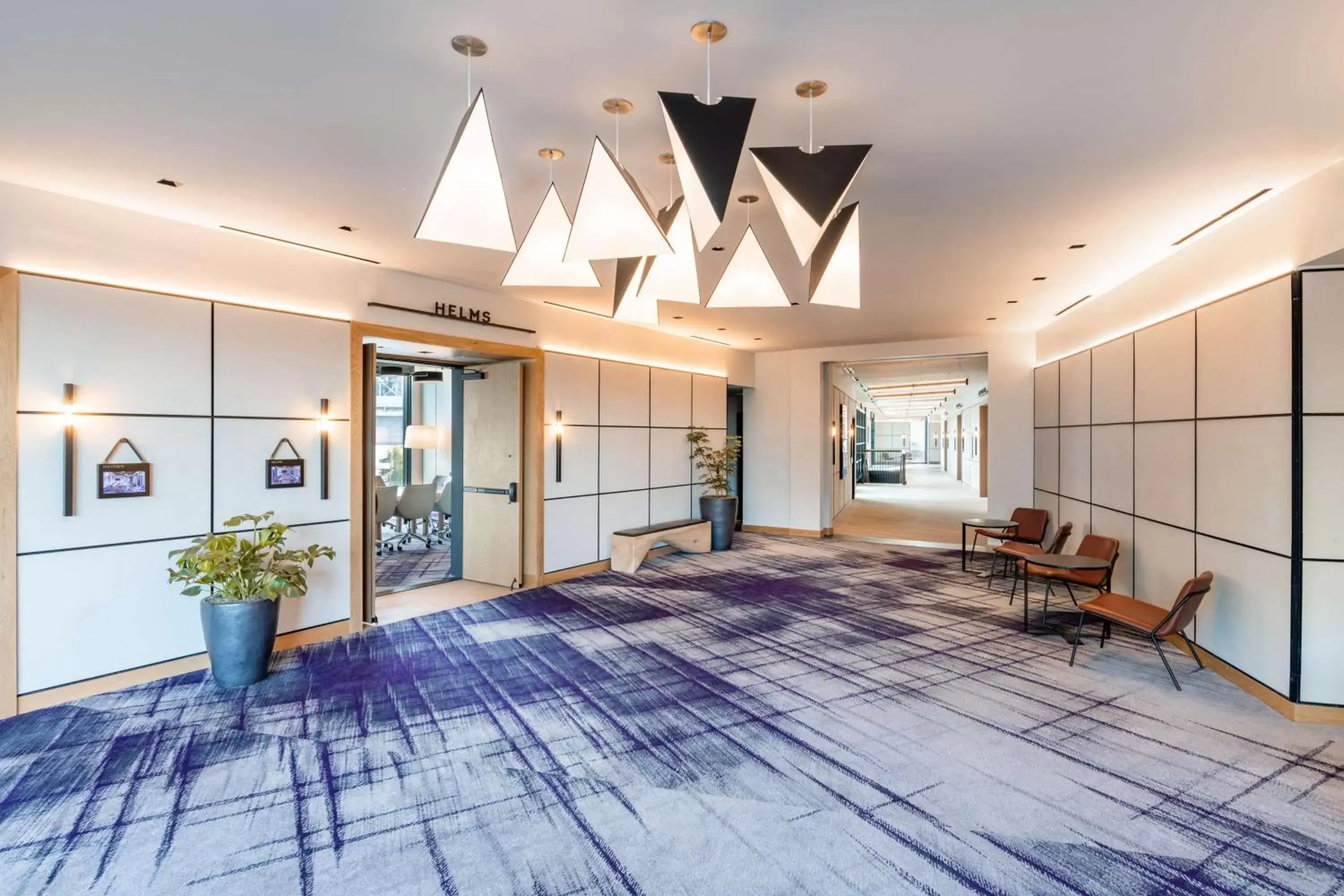 Meeting/conference room, Lobby/Reception in The Shay, a Destination by Hyatt