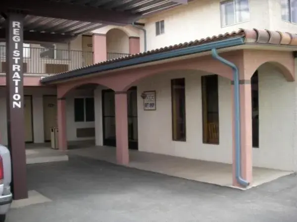 Facade/entrance, Property Building in Wetherill Inn