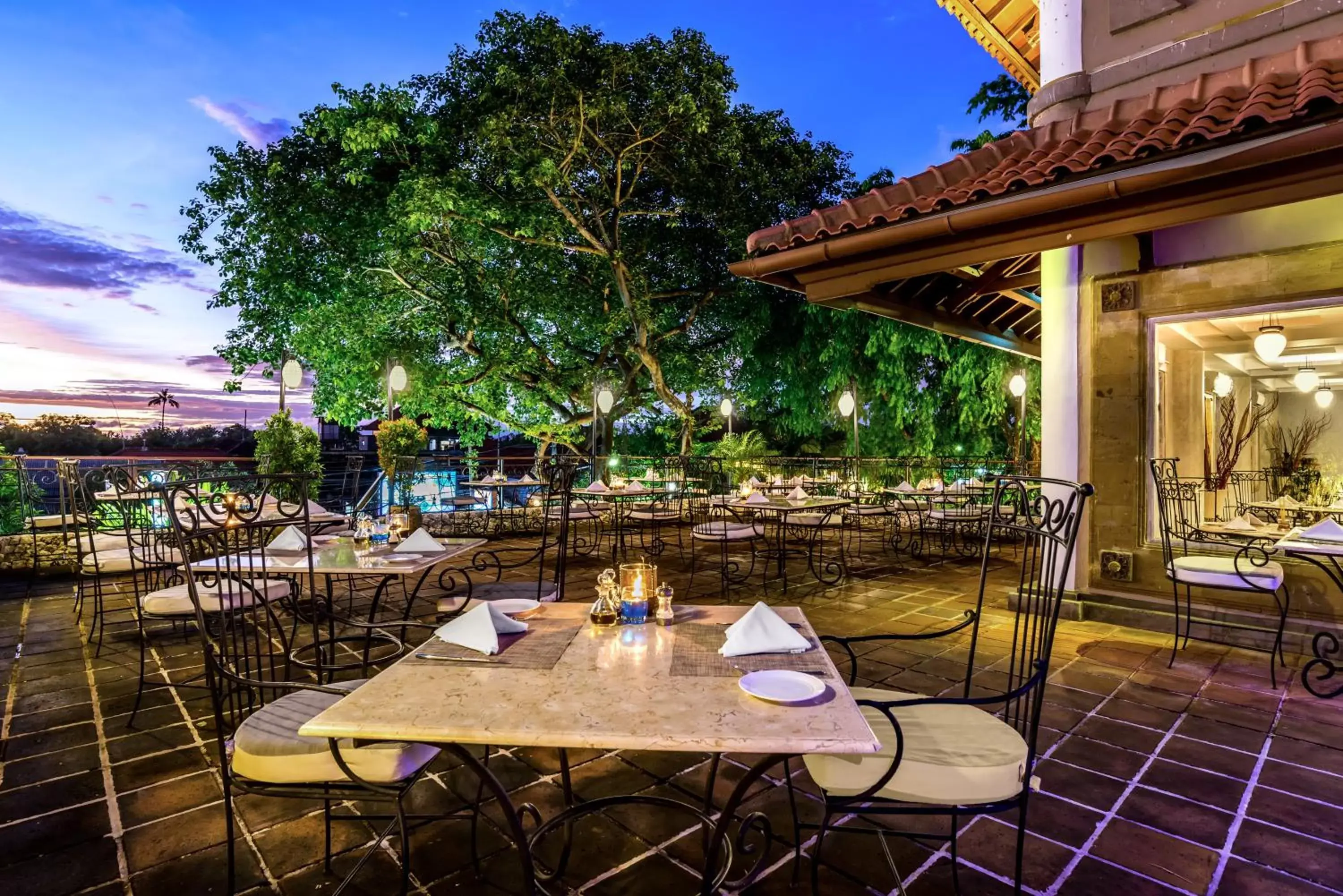 Restaurant/Places to Eat in Hotel Nikko Bali Benoa Beach