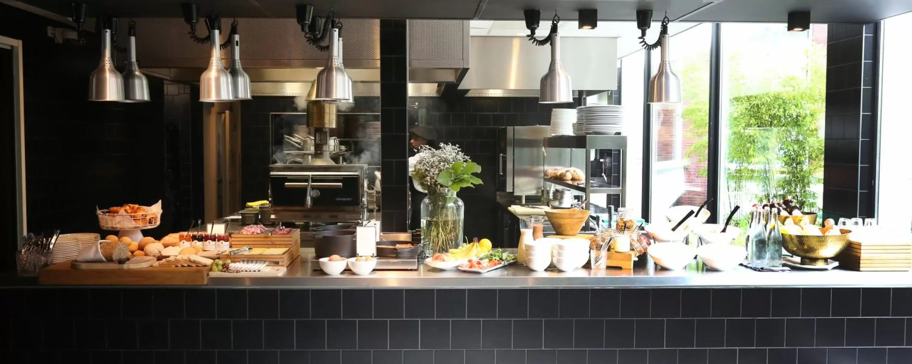 Food and drinks in Conscious Hotel Amsterdam City - The Tire Station