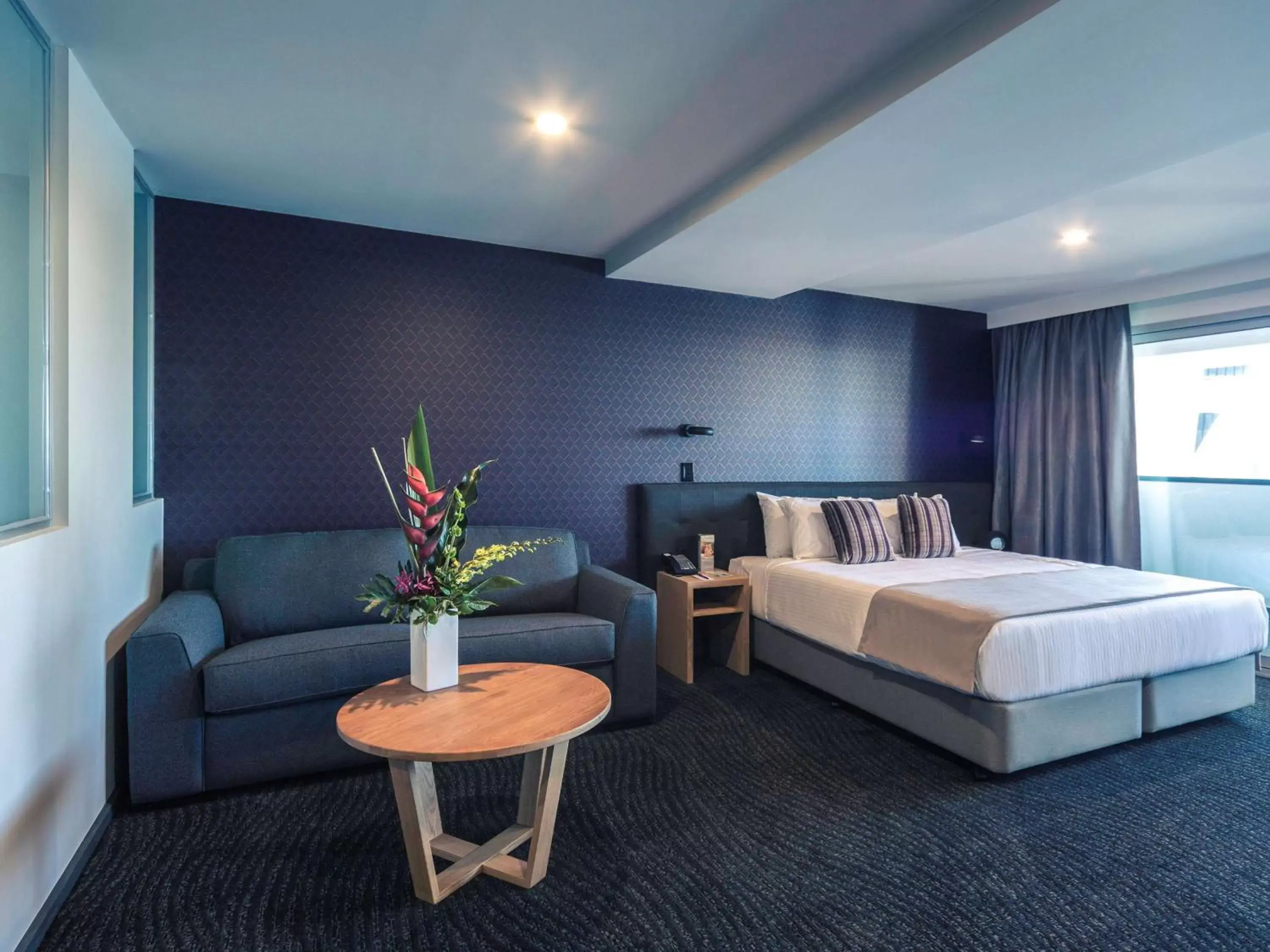 Photo of the whole room in Mercure Melbourne Caroline Springs