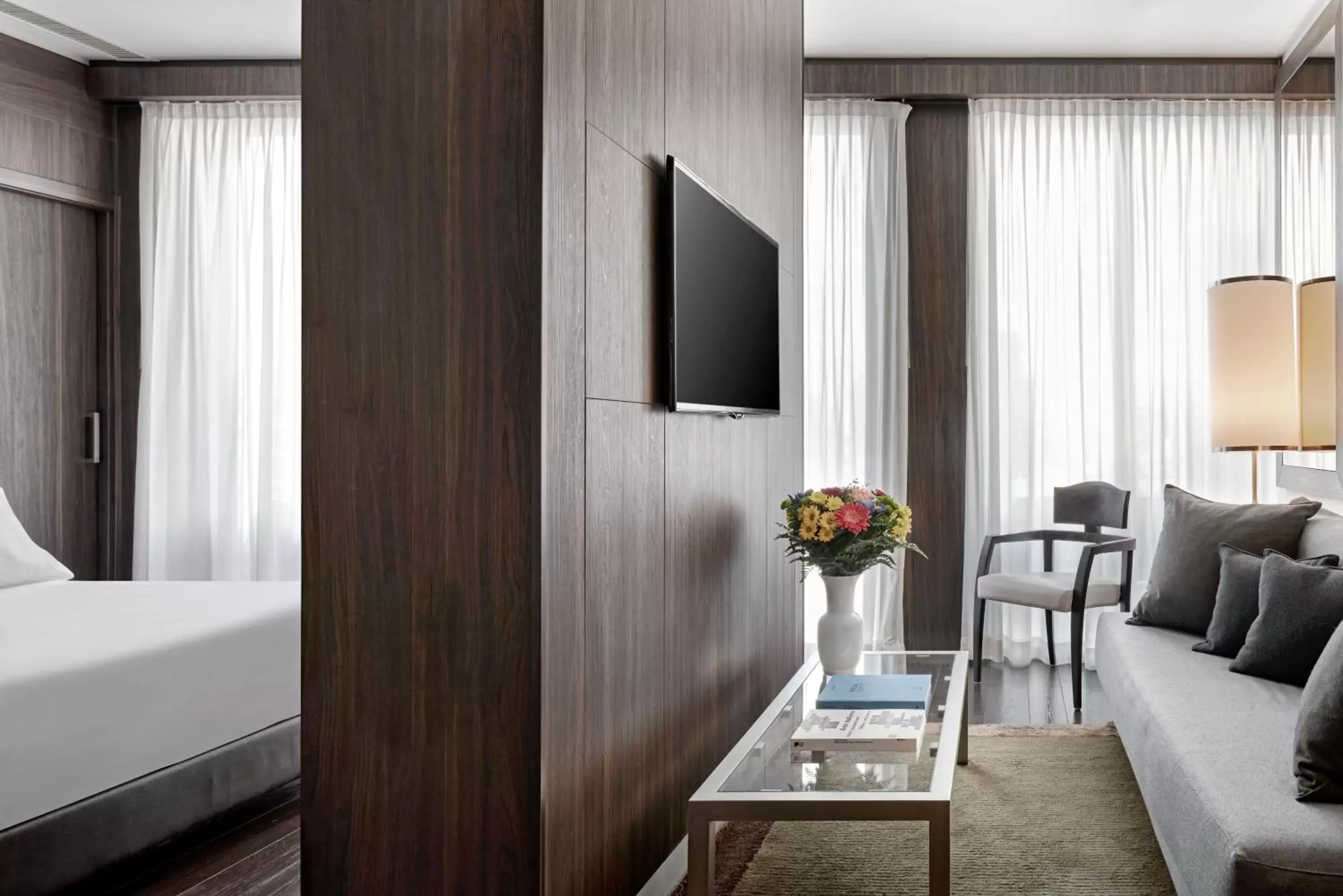 Photo of the whole room, TV/Entertainment Center in Hyatt Centric Milan Centrale