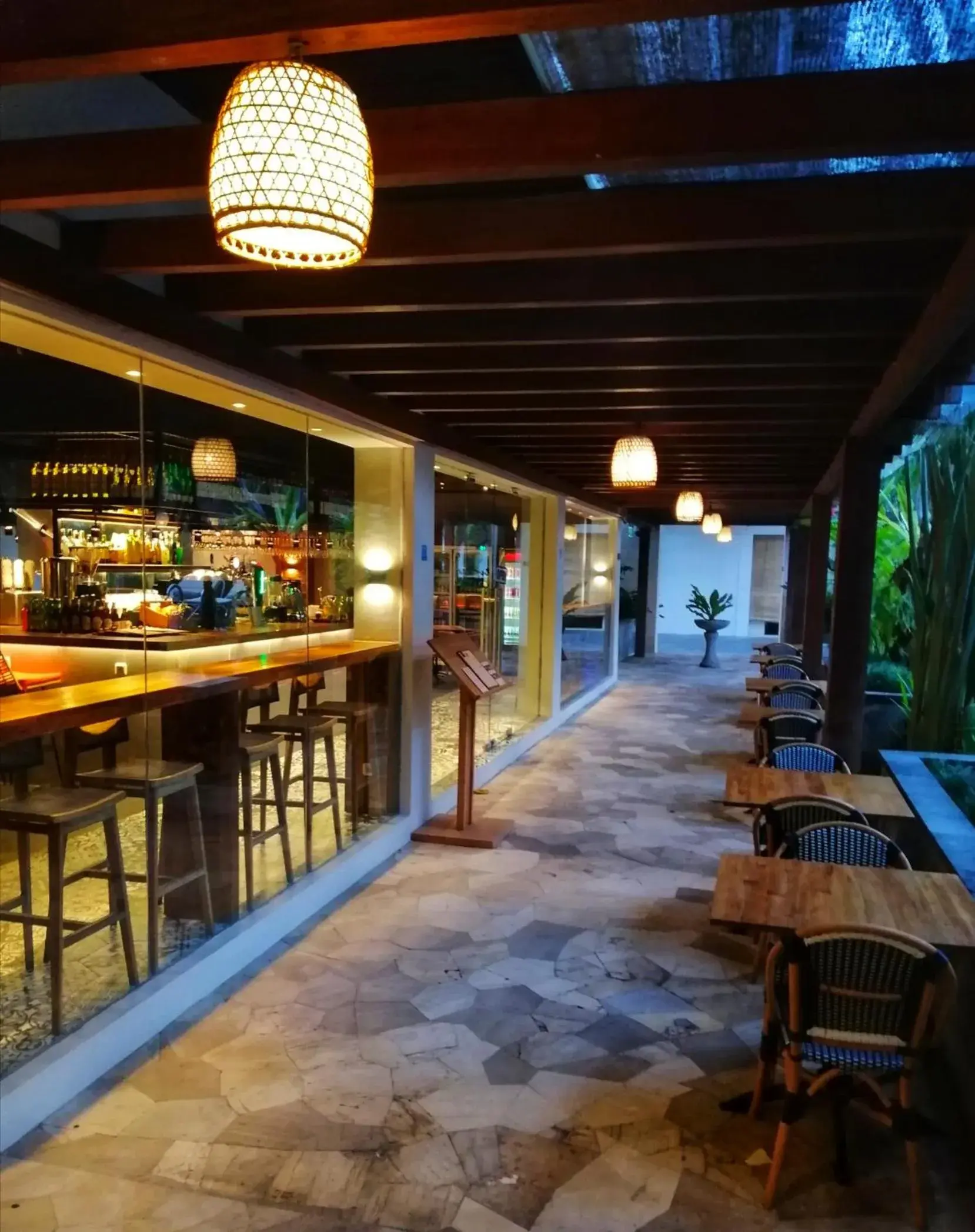 Restaurant/places to eat, Lounge/Bar in Taksu Sanur Hotel