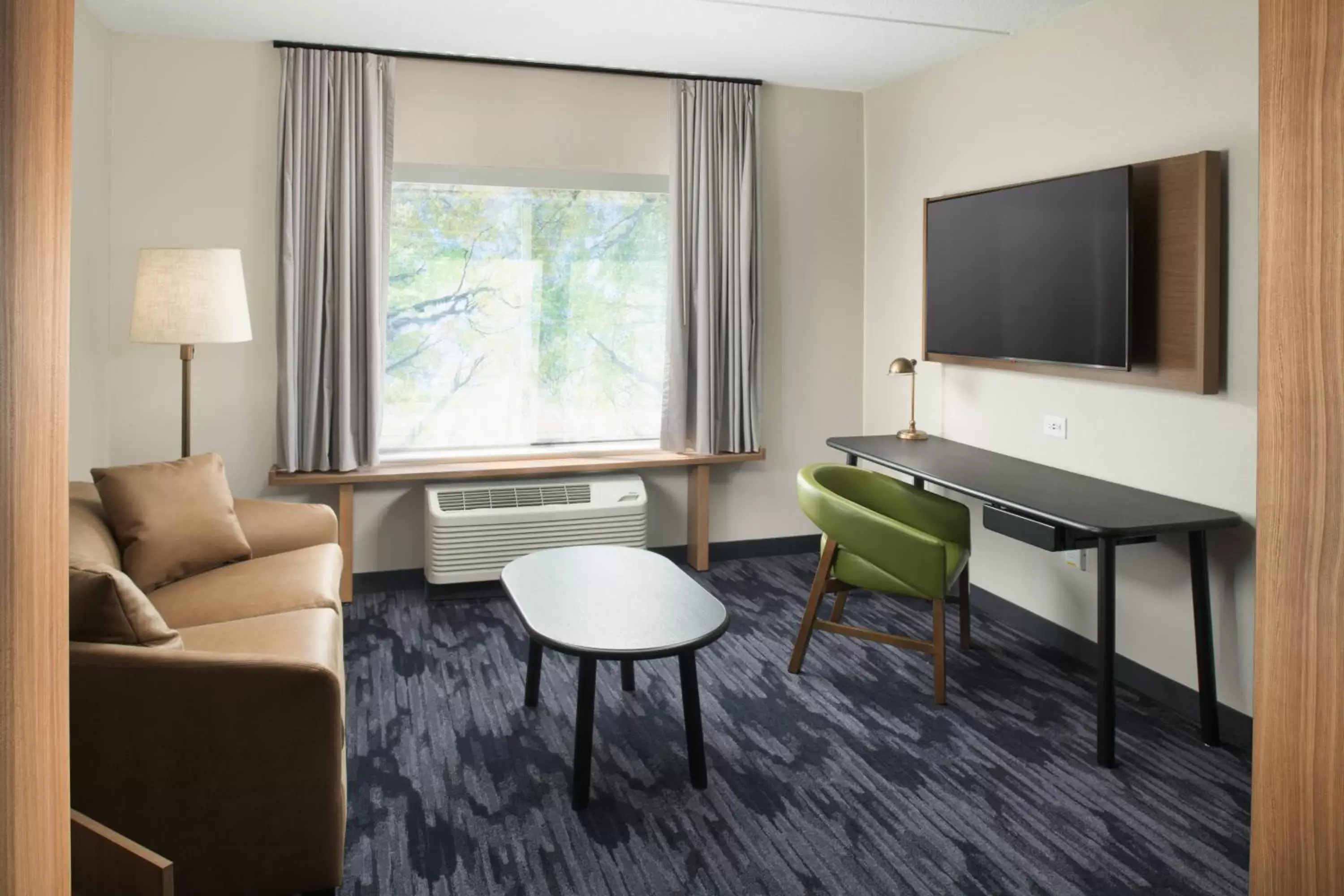 Photo of the whole room, Seating Area in Fairfield Inn & Suites by Marriott Athens