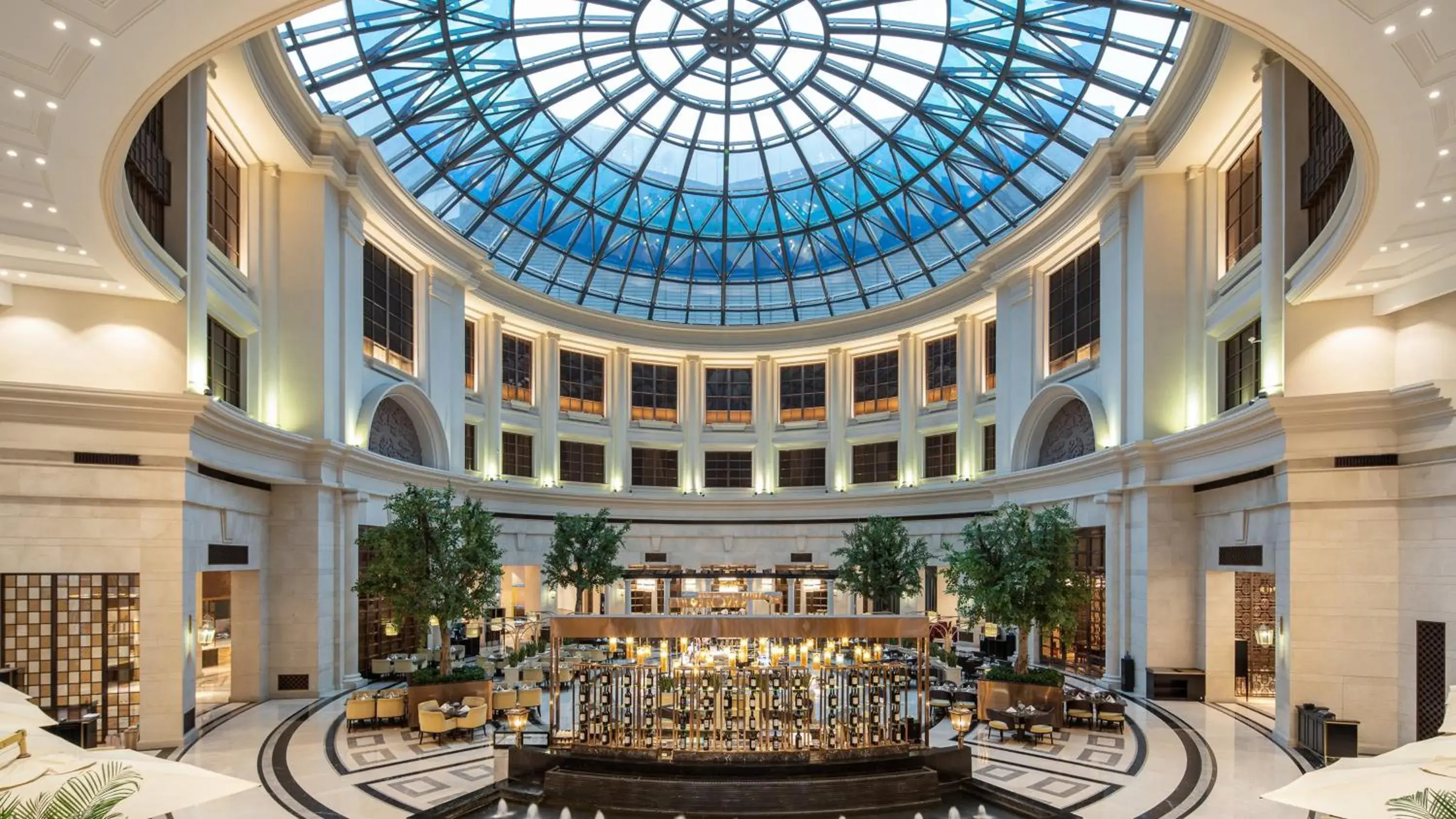 Restaurant/places to eat in InterContinental Wuhan, an IHG Hotel