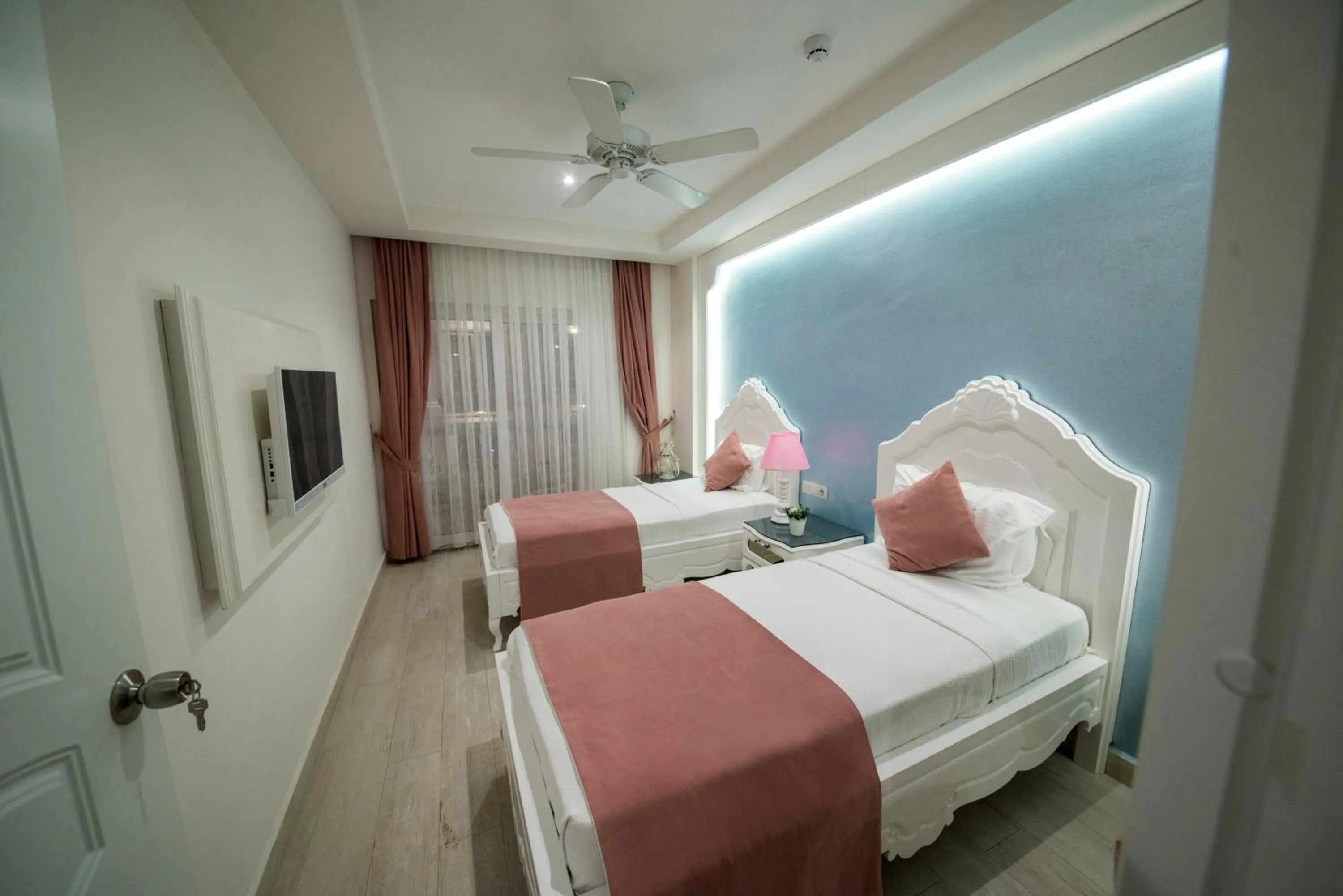 Photo of the whole room in Montebello Deluxe Hotel