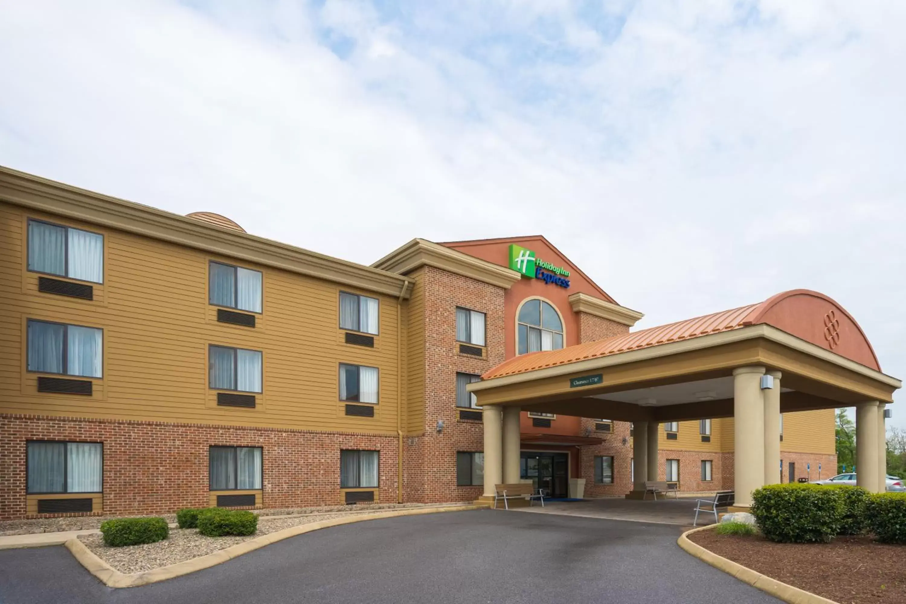 Property Building in Holiday Inn Express Charles Town, an IHG Hotel