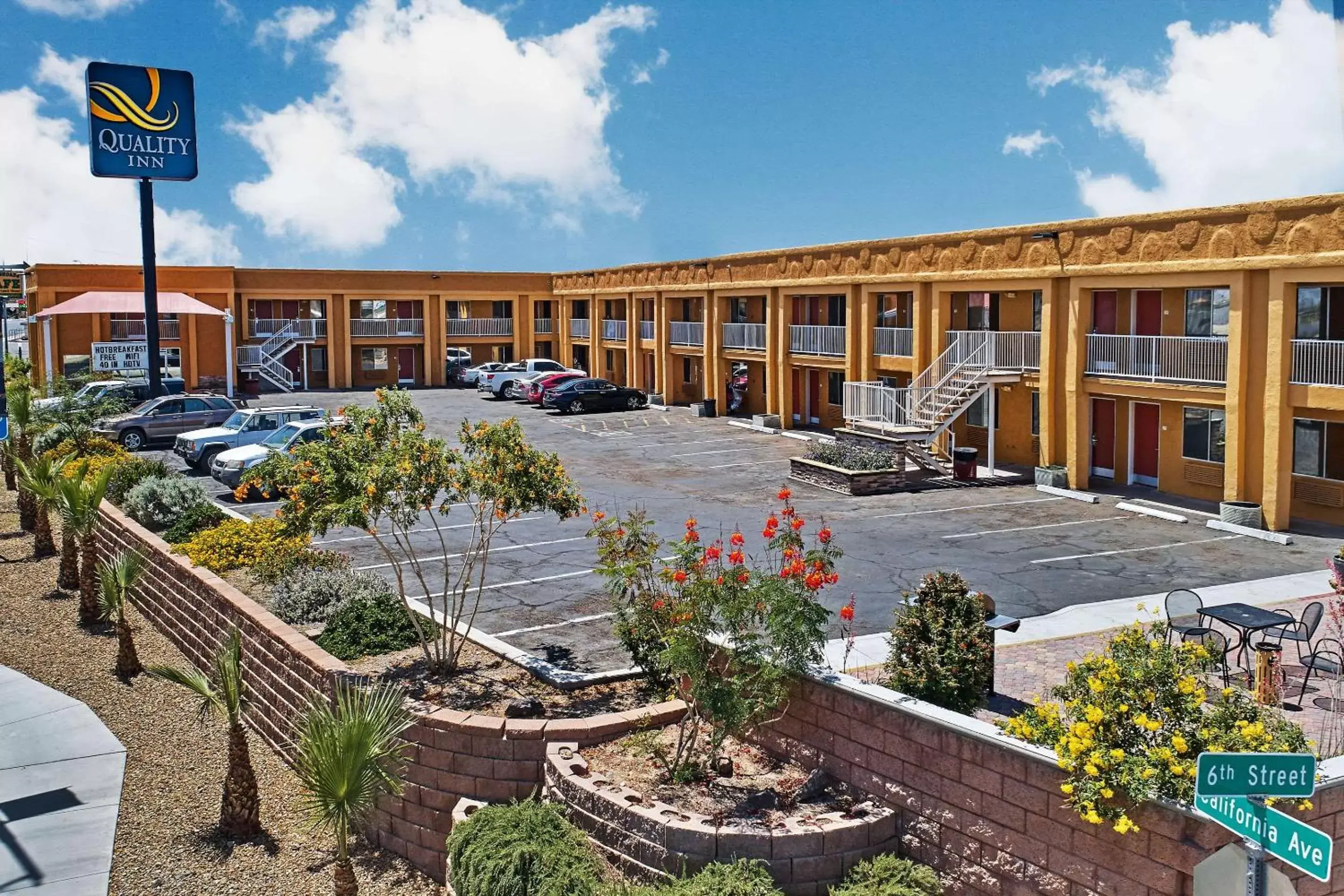 Property building in Quality Inn Parker Property building in Quality Inn Parker
