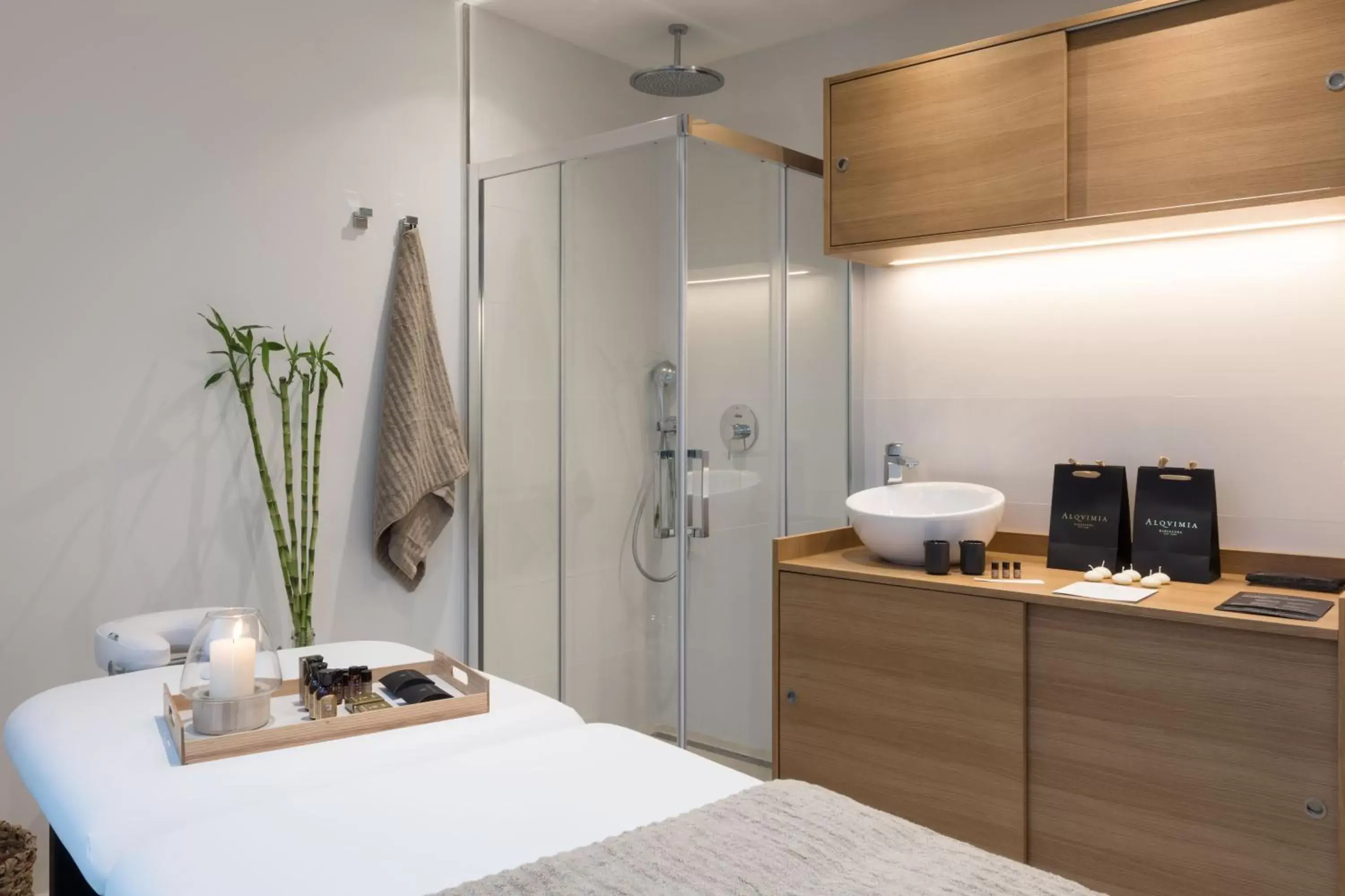 Massage, Bathroom in Bordoy Alcudia Port Suites