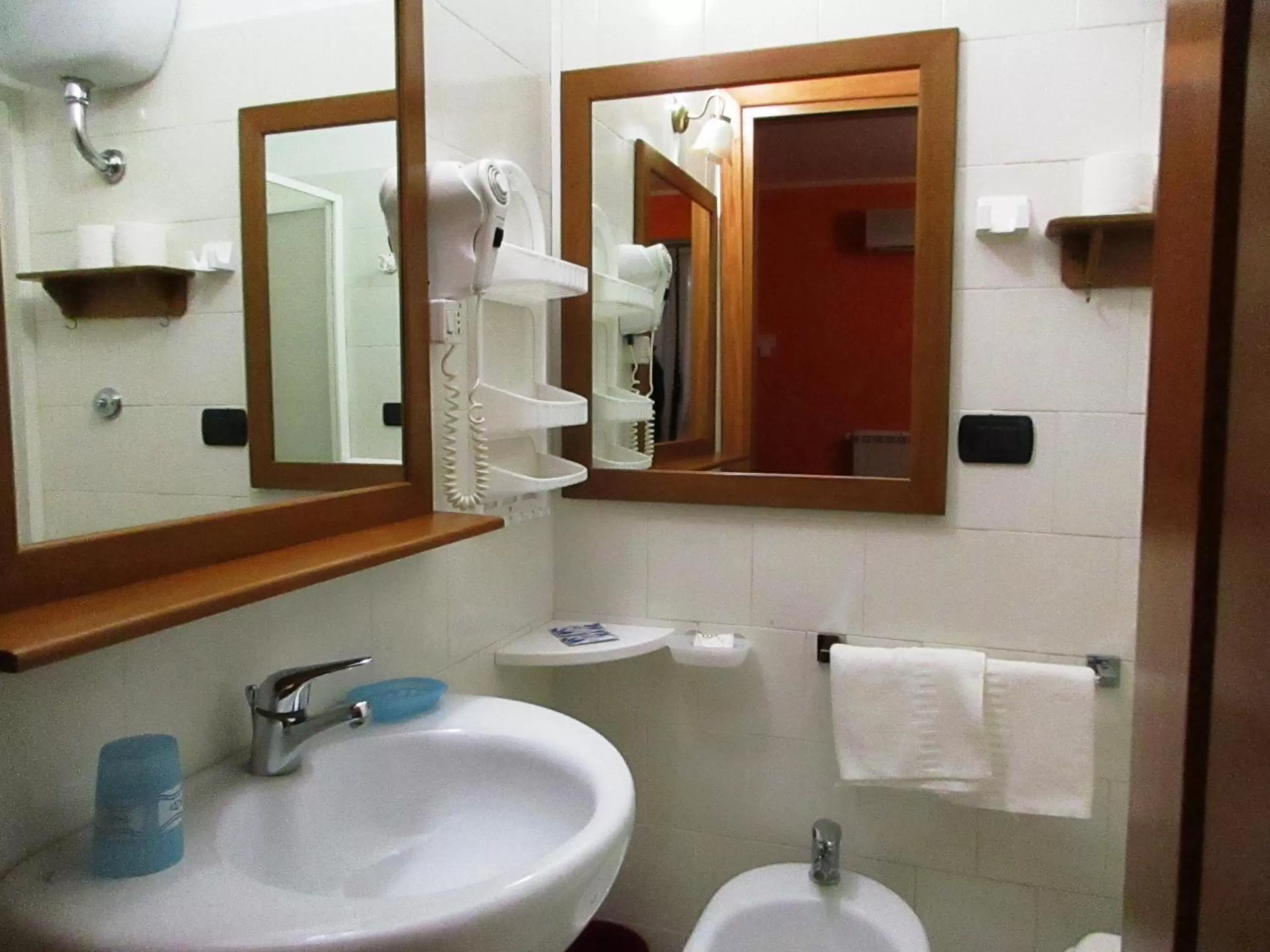 Bathroom in Hotel Rosso Di Sera