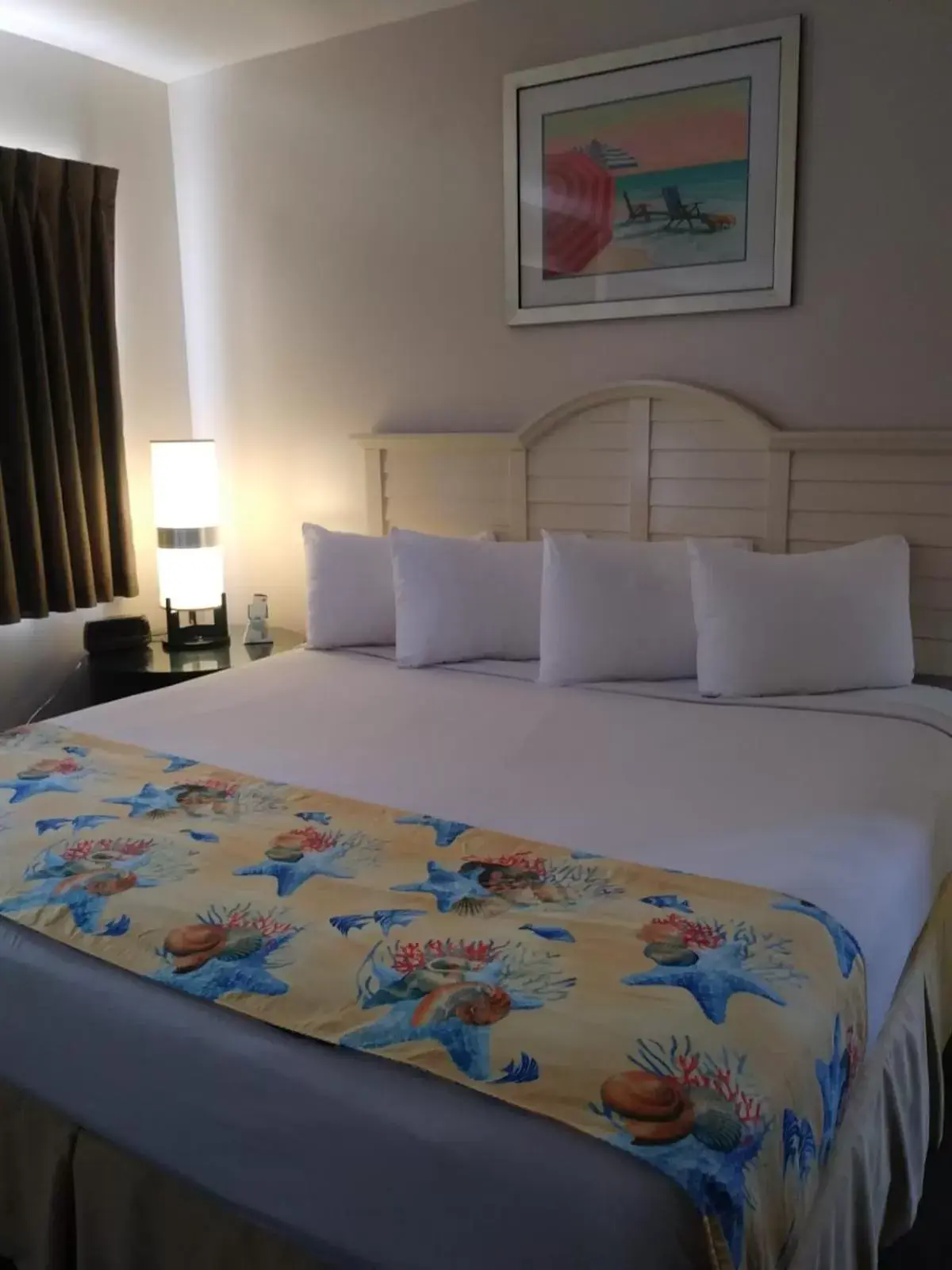 Photo of the whole room, Bed in Beach Place Hotel