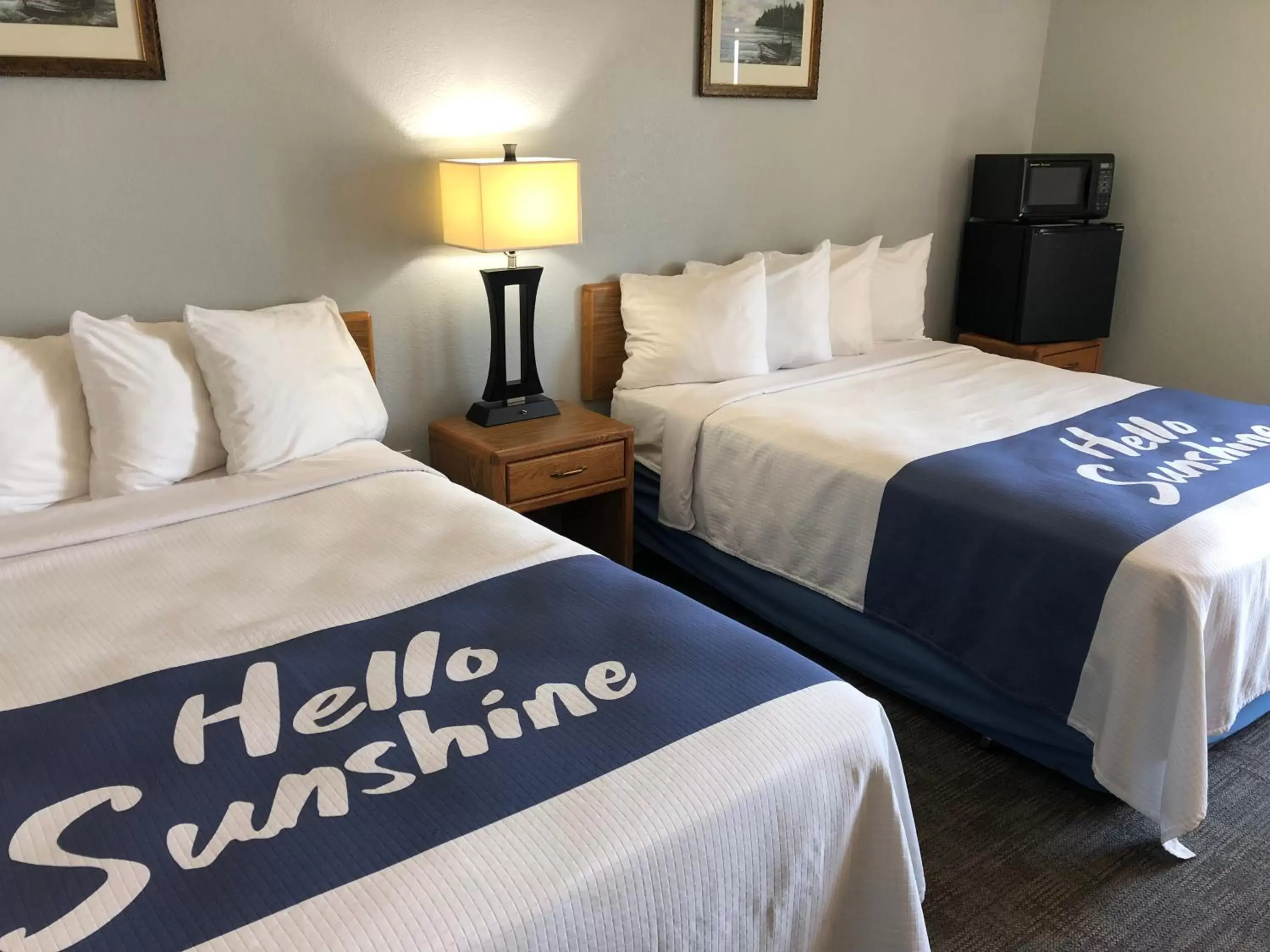 Bed in Days Inn by Wyndham Iron Mountain