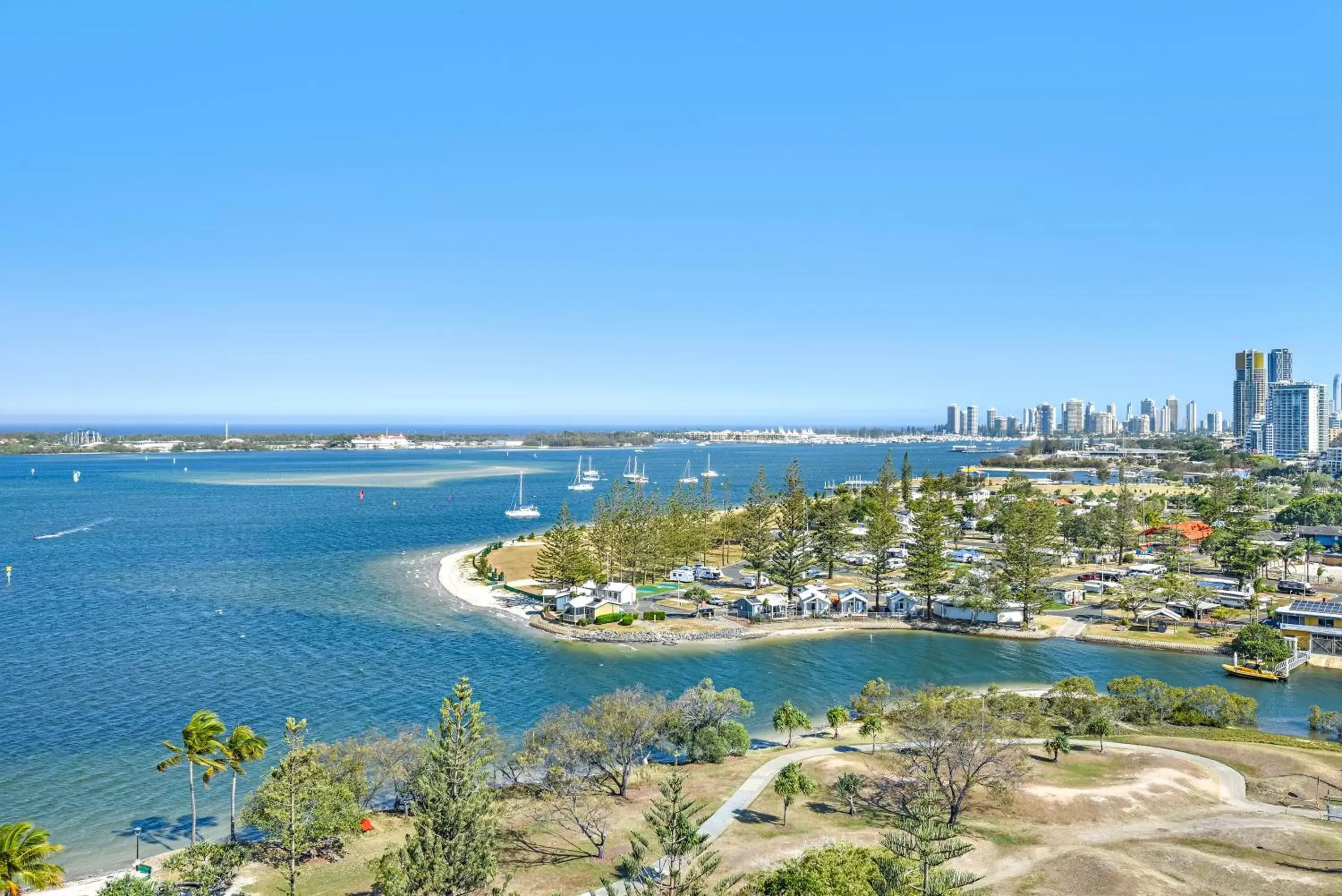 Sea view, Bird's-eye View in Crystal Bay On The Broadwater