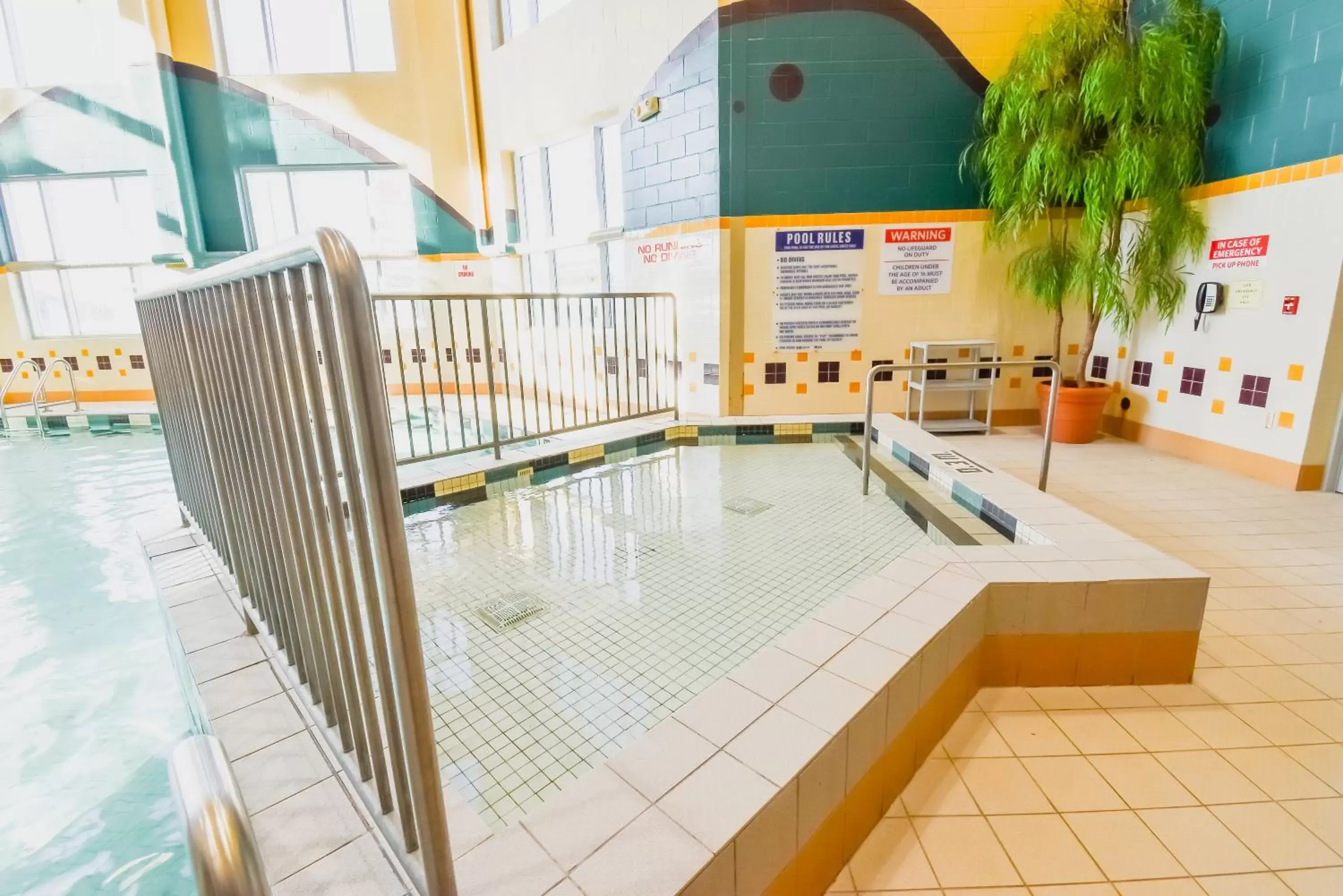 Swimming pool in Canad Inns Destination Centre Polo Park