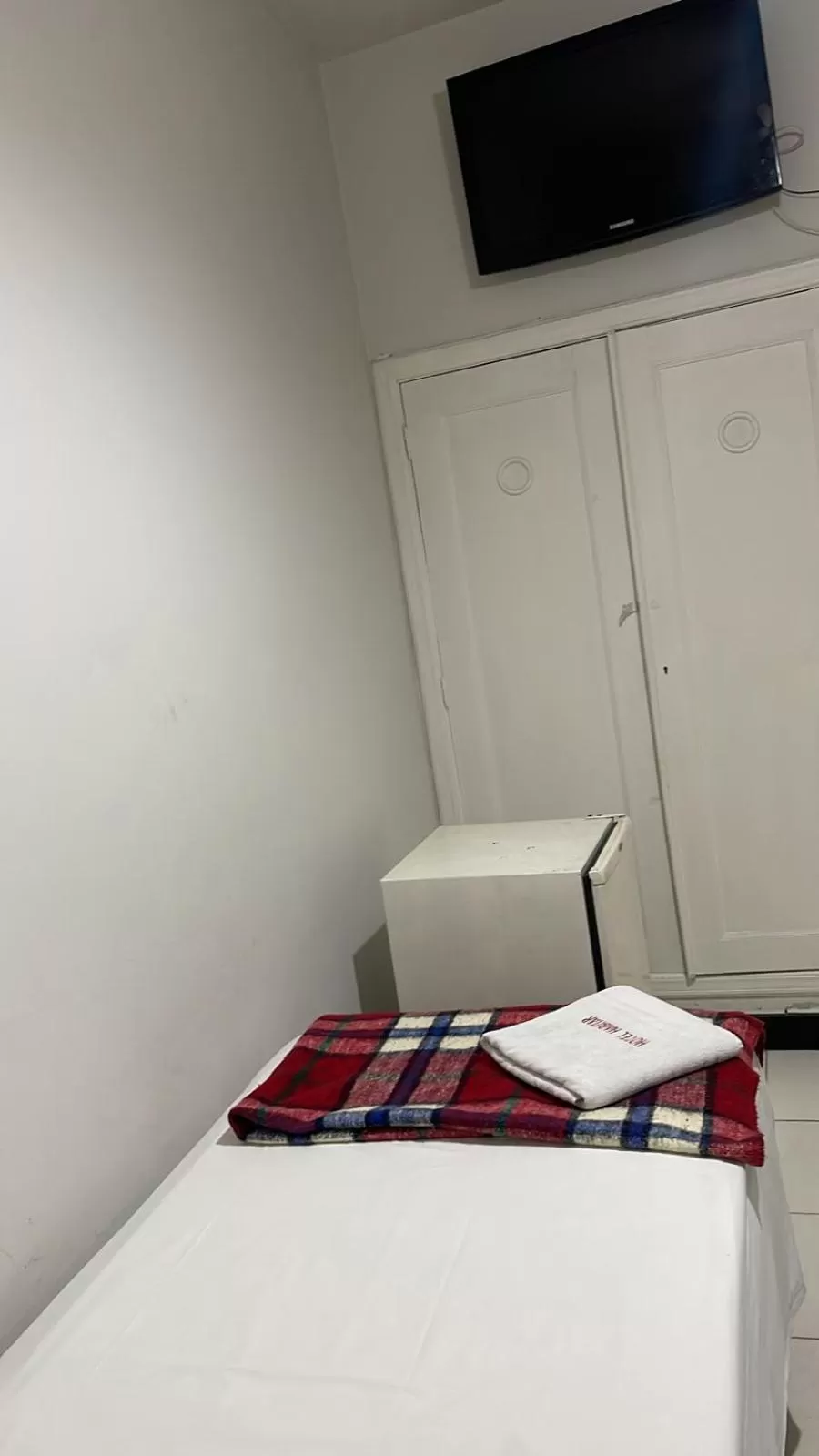 Bathroom, Bed in Hotel Economy 888 - Próximo a Praça da Estação e Rodoviária