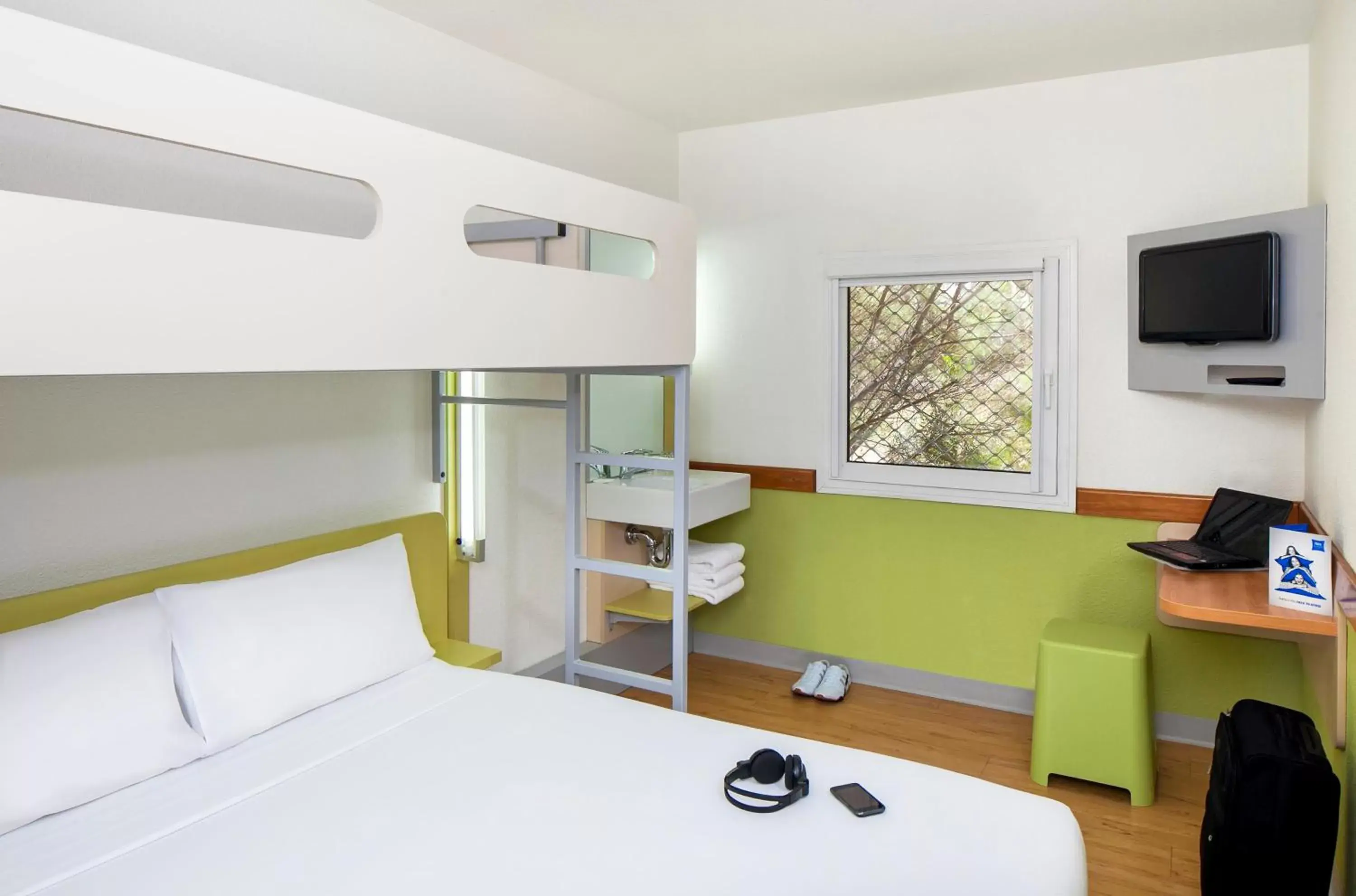 Bedroom in ibis Budget - Dandenong