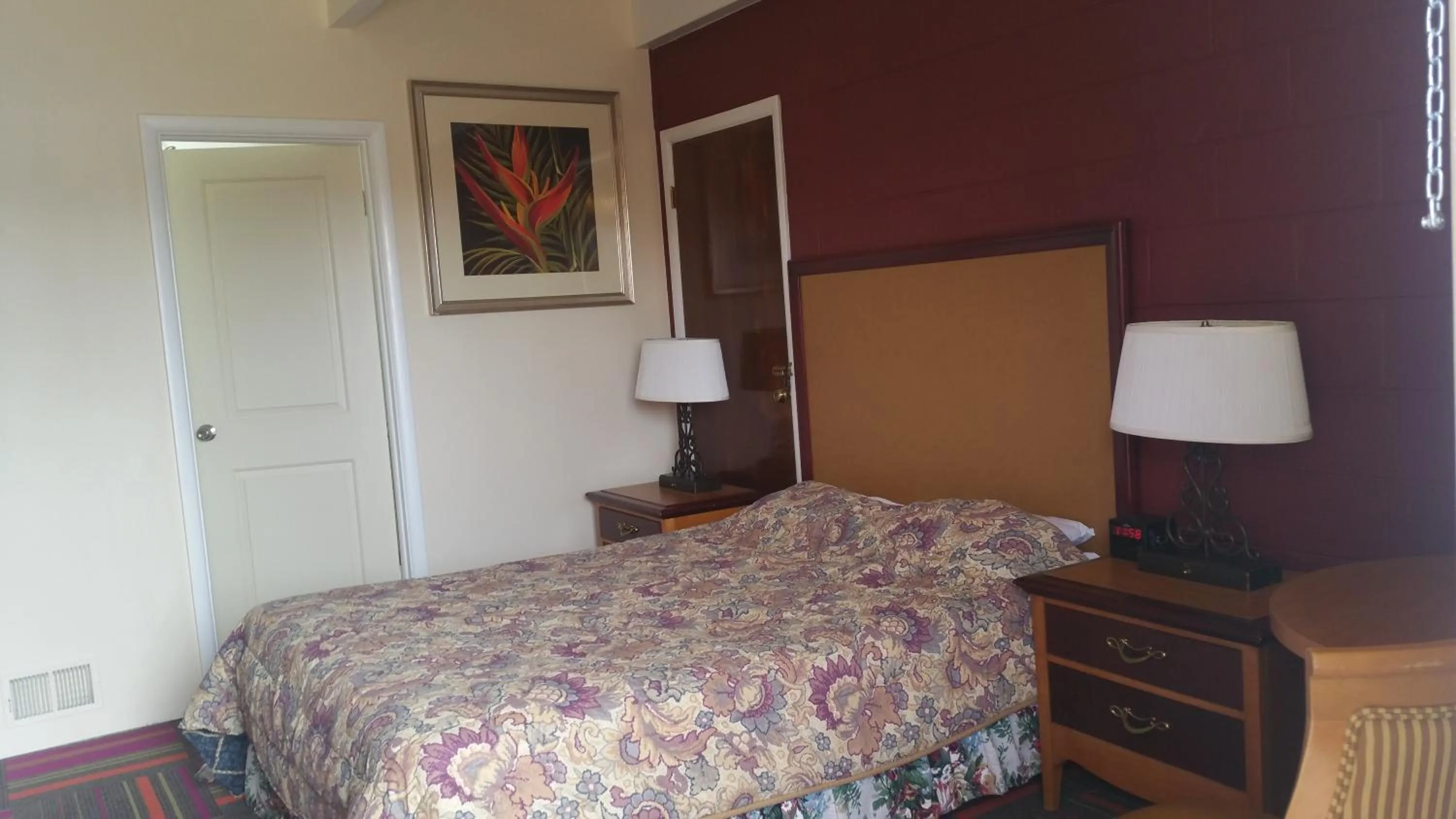 Bed in Thunder Bird Motel