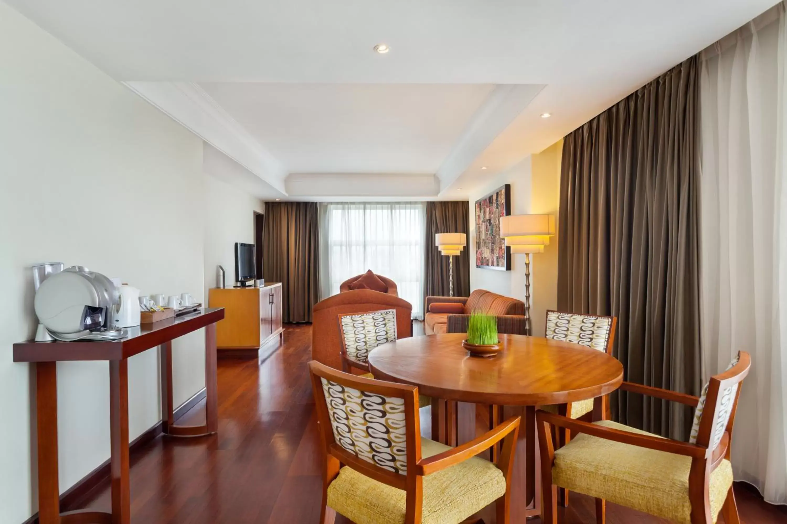 Living room in Novotel Semarang - GeNose Ready, CHSE Certified