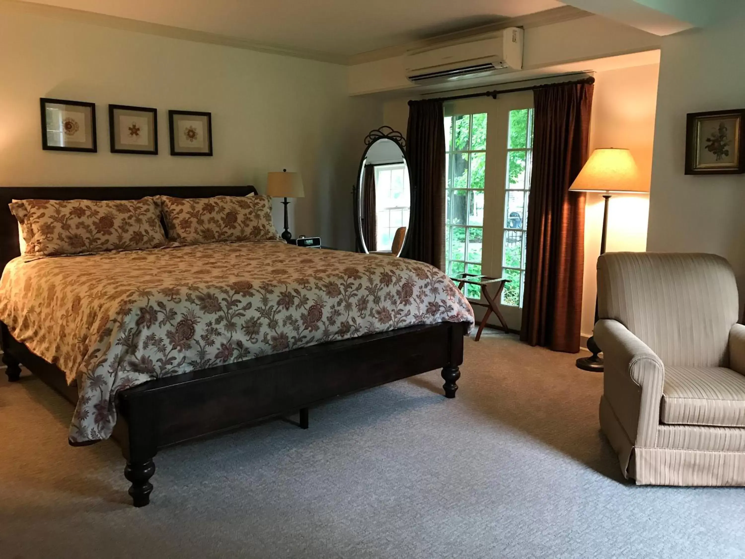 Bedroom, Bed in The Old Lyme Inn